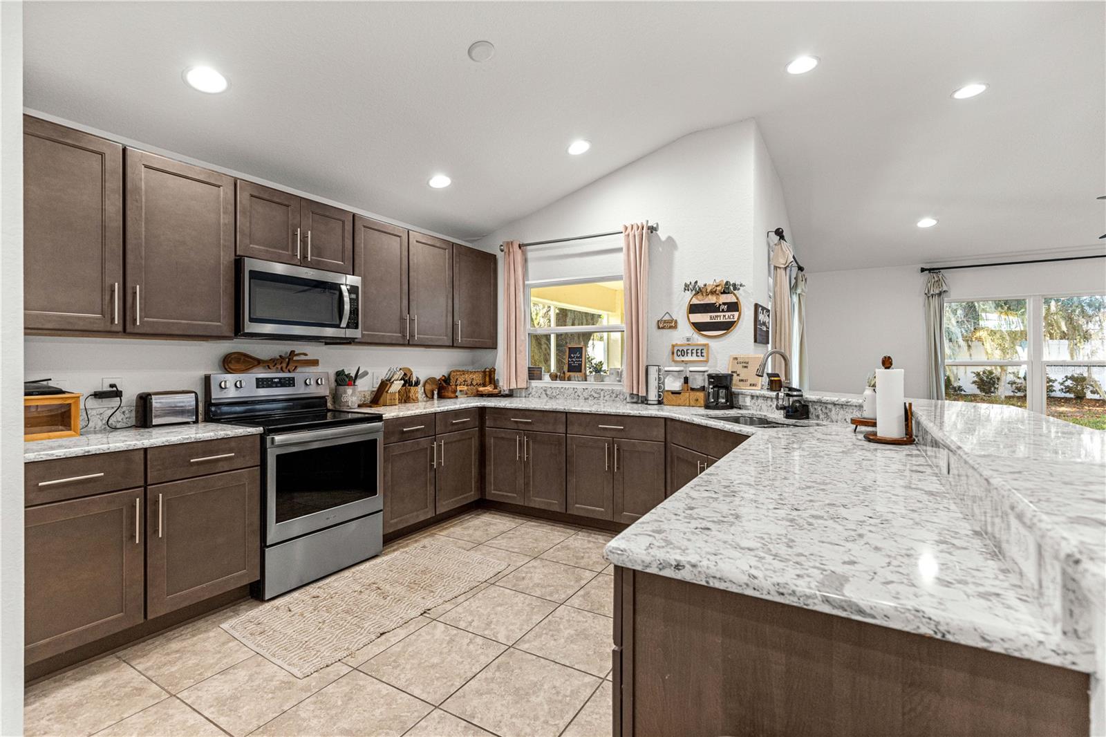 Image 11 of 44 For 10274 Julia Isles Avenue