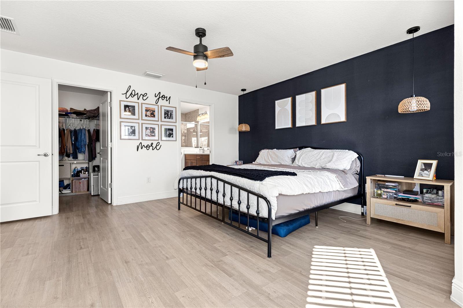 Image 20 of 44 For 10274 Julia Isles Avenue