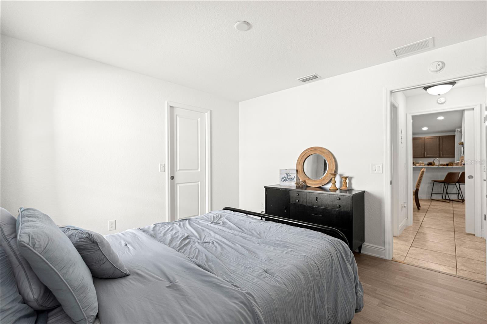 Image 34 of 44 For 10274 Julia Isles Avenue