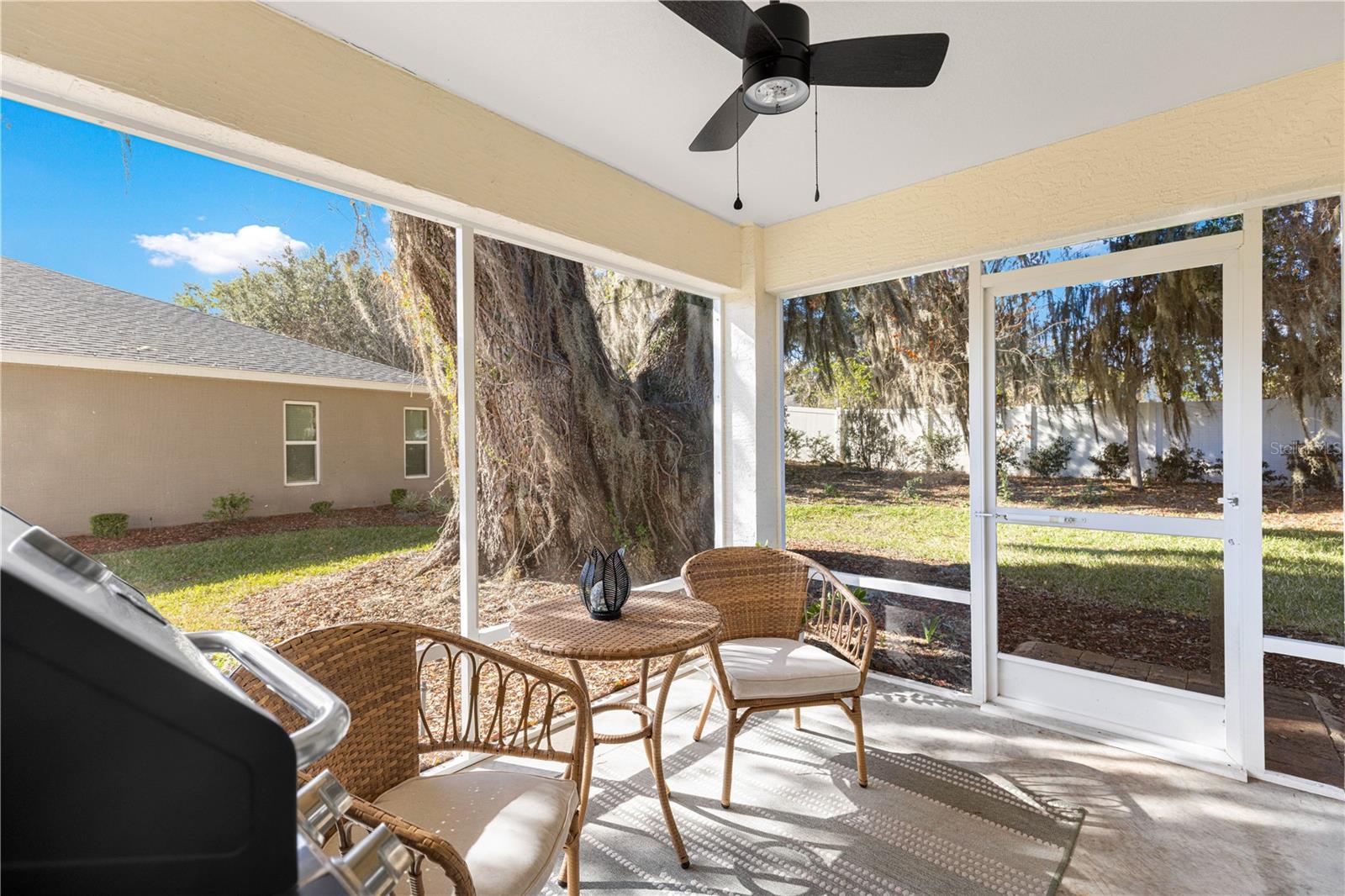 Image 35 of 44 For 10274 Julia Isles Avenue