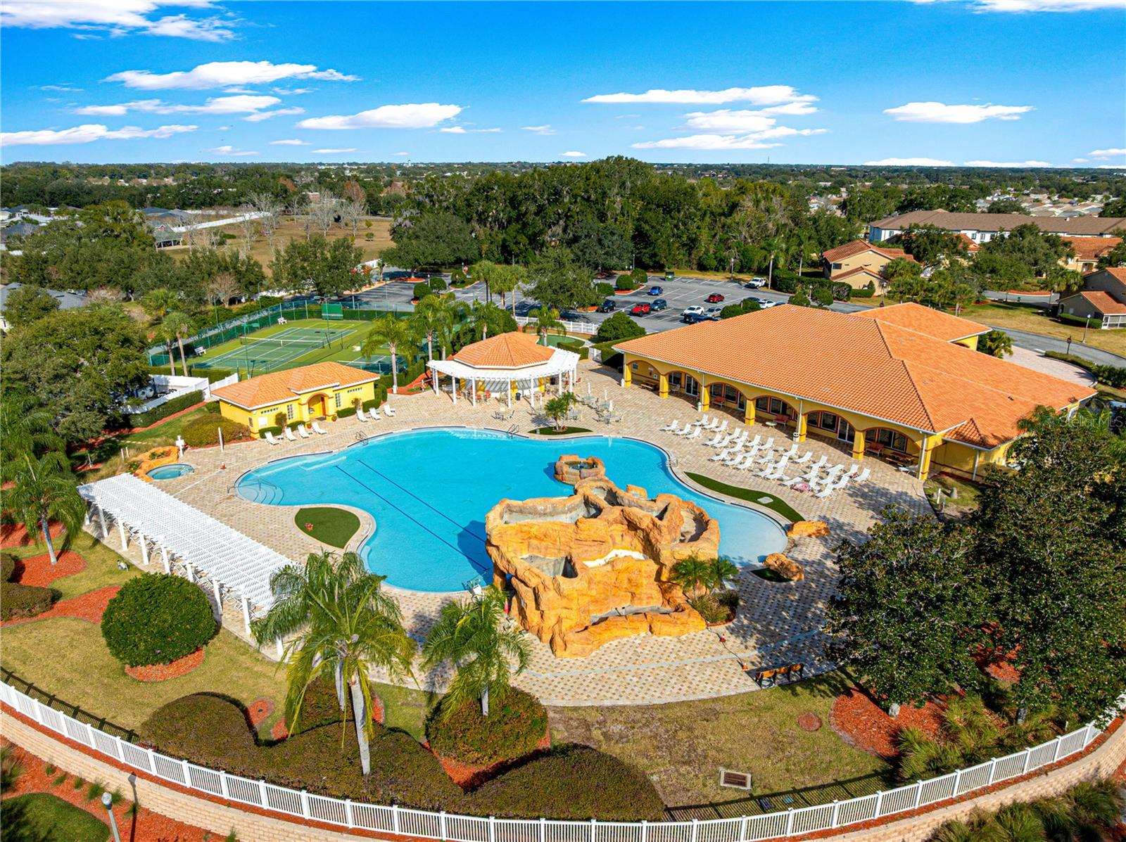 Image 42 of 44 For 10274 Julia Isles Avenue