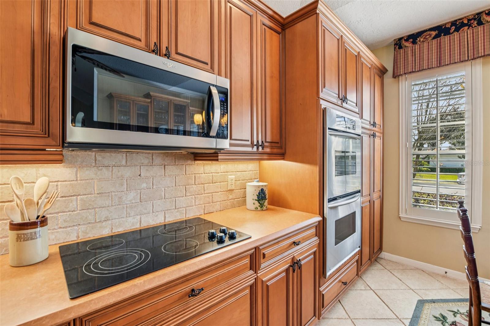 Image 17 of 42 For 8013 Pine Hollow Drive