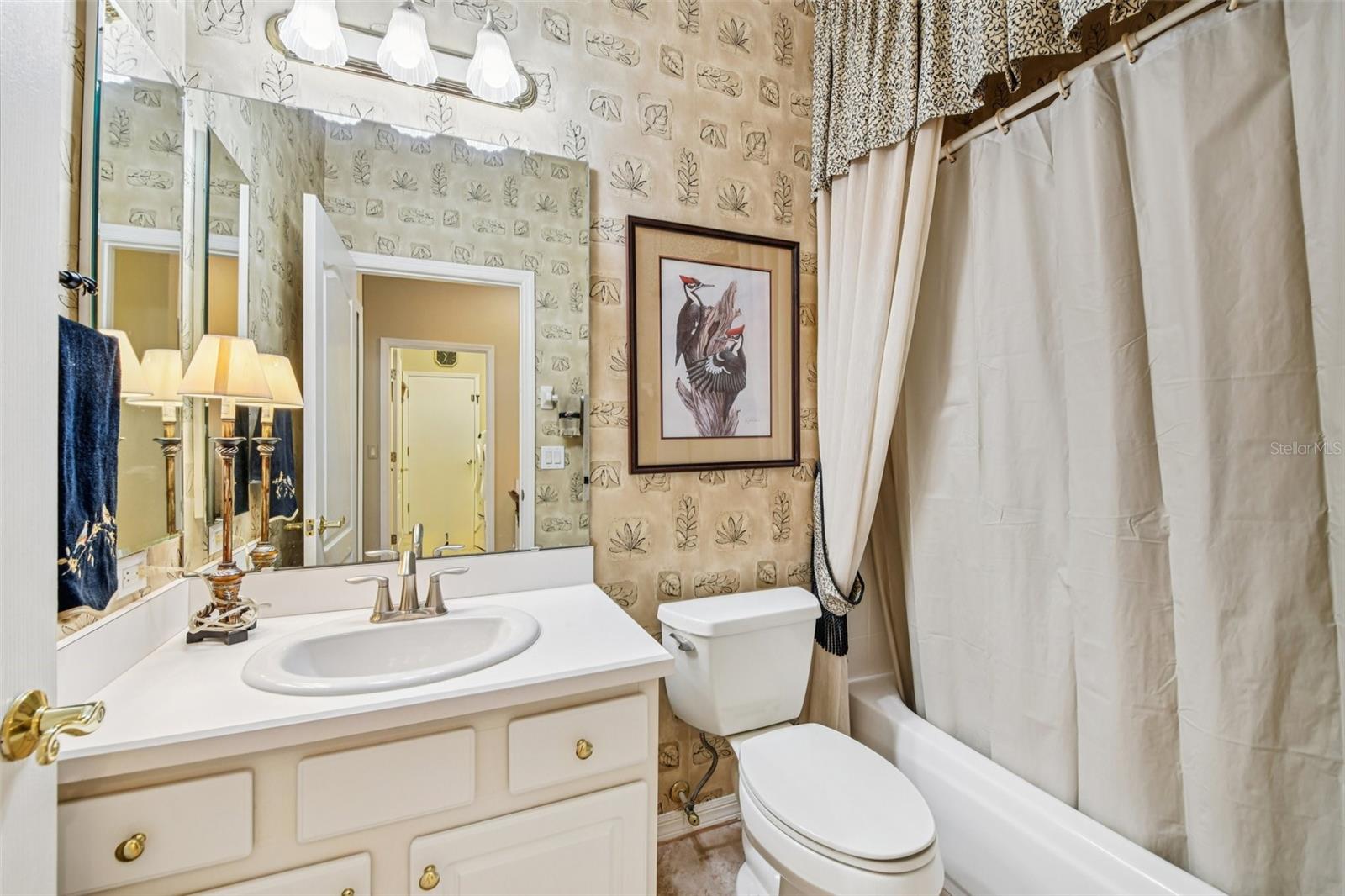 Image 26 of 42 For 8013 Pine Hollow Drive