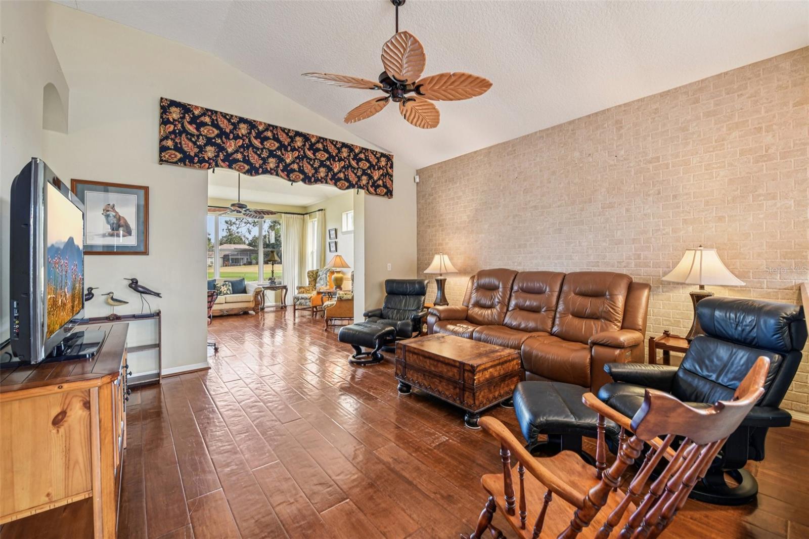 Image 6 of 42 For 8013 Pine Hollow Drive