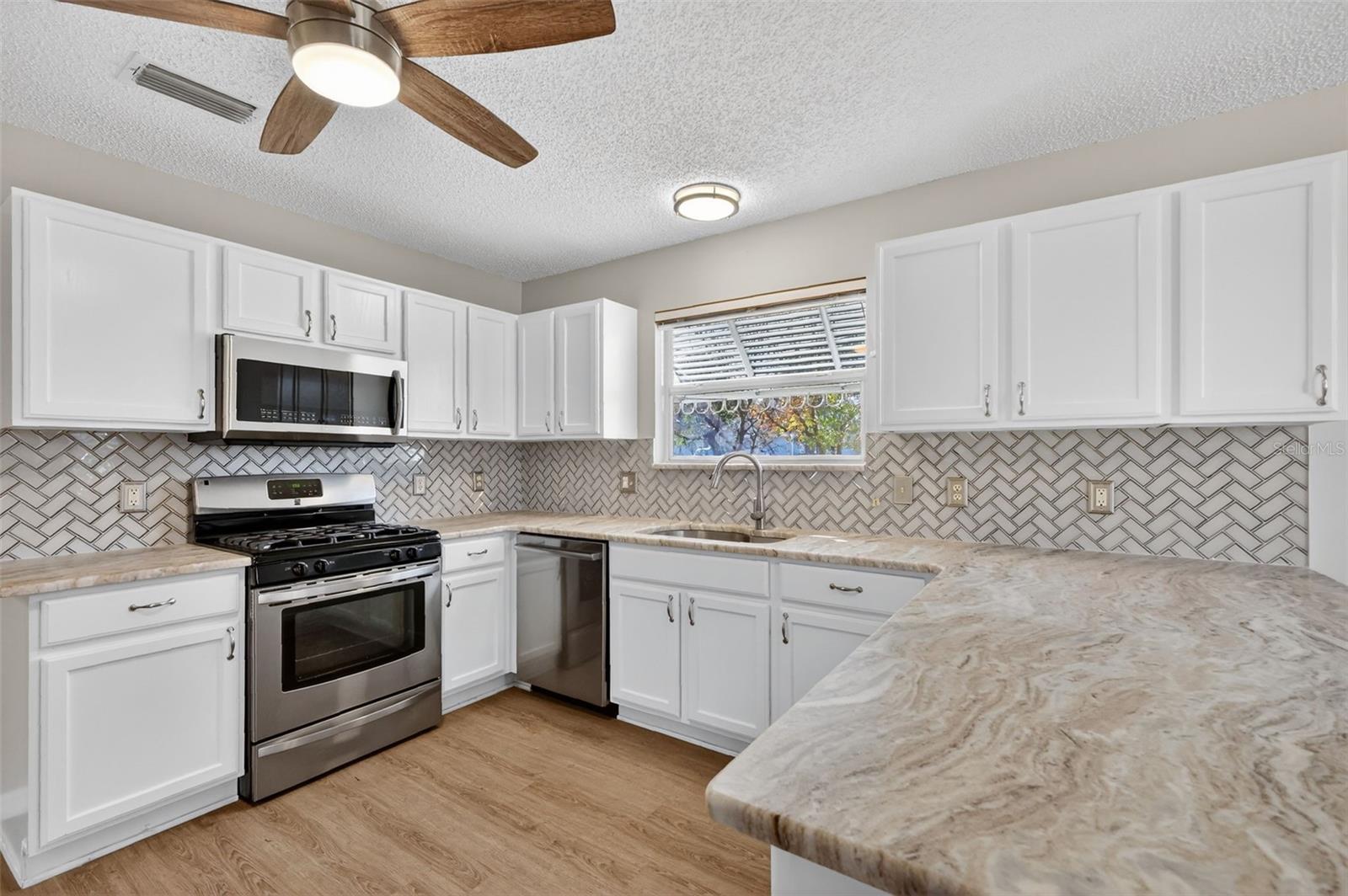 Image 7 of 52 For 2450 Merida Circle