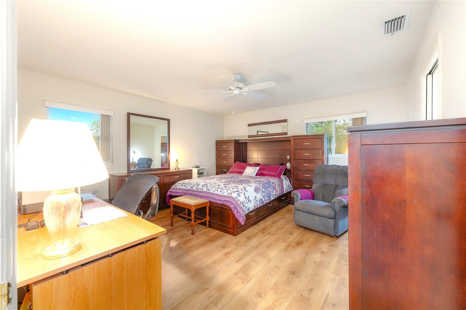 Image 19 of 41 For 4513 158th Street Rd