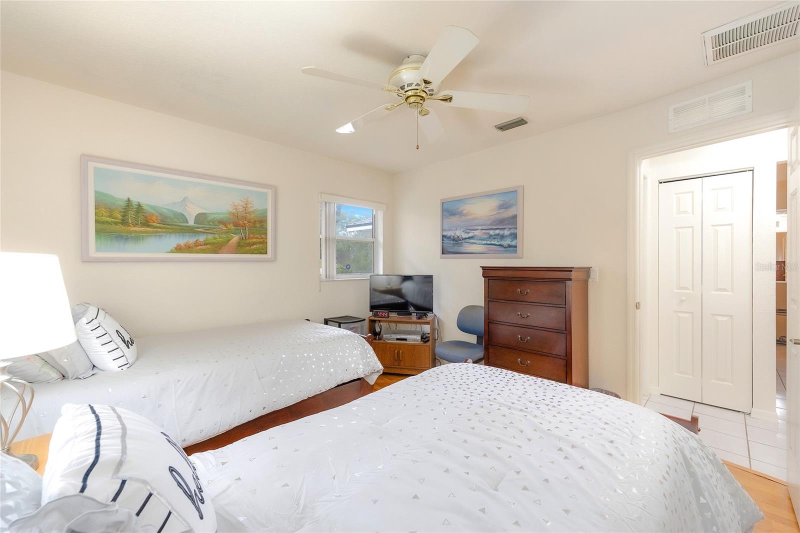 Image 27 of 41 For 4513 158th Street Rd