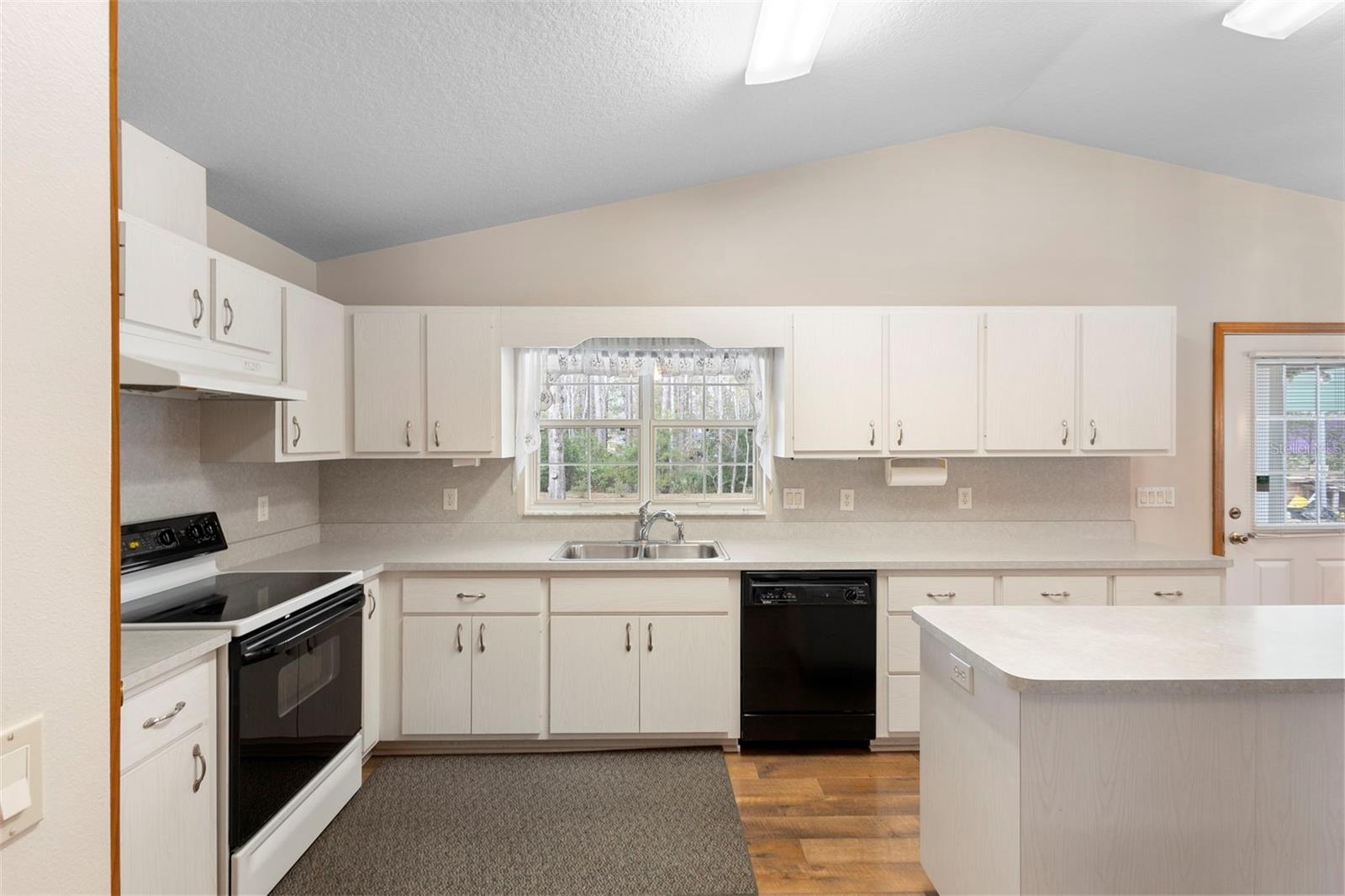 Image 19 of 41 For 12681 54th Avenue