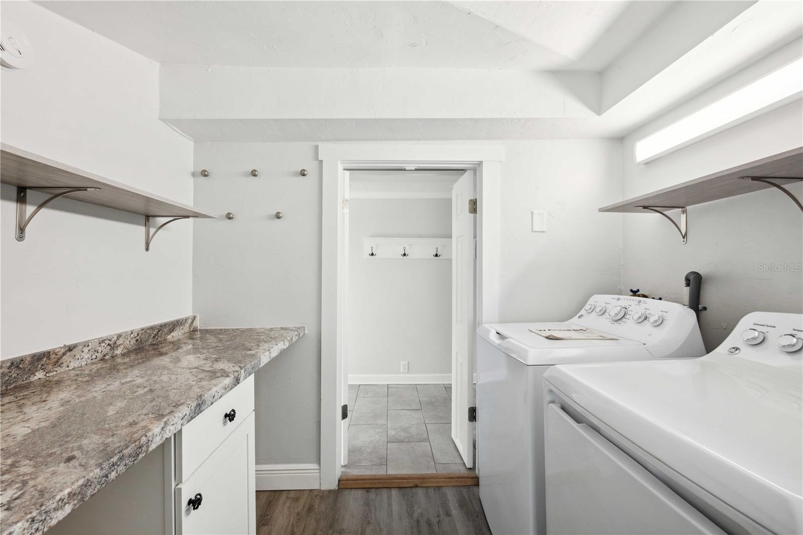 Image 27 of 56 For 113 Noble Avenue