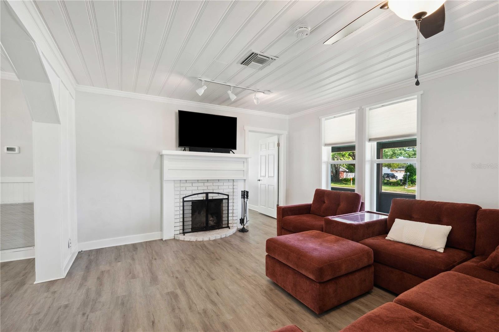 Image 8 of 56 For 113 Noble Avenue