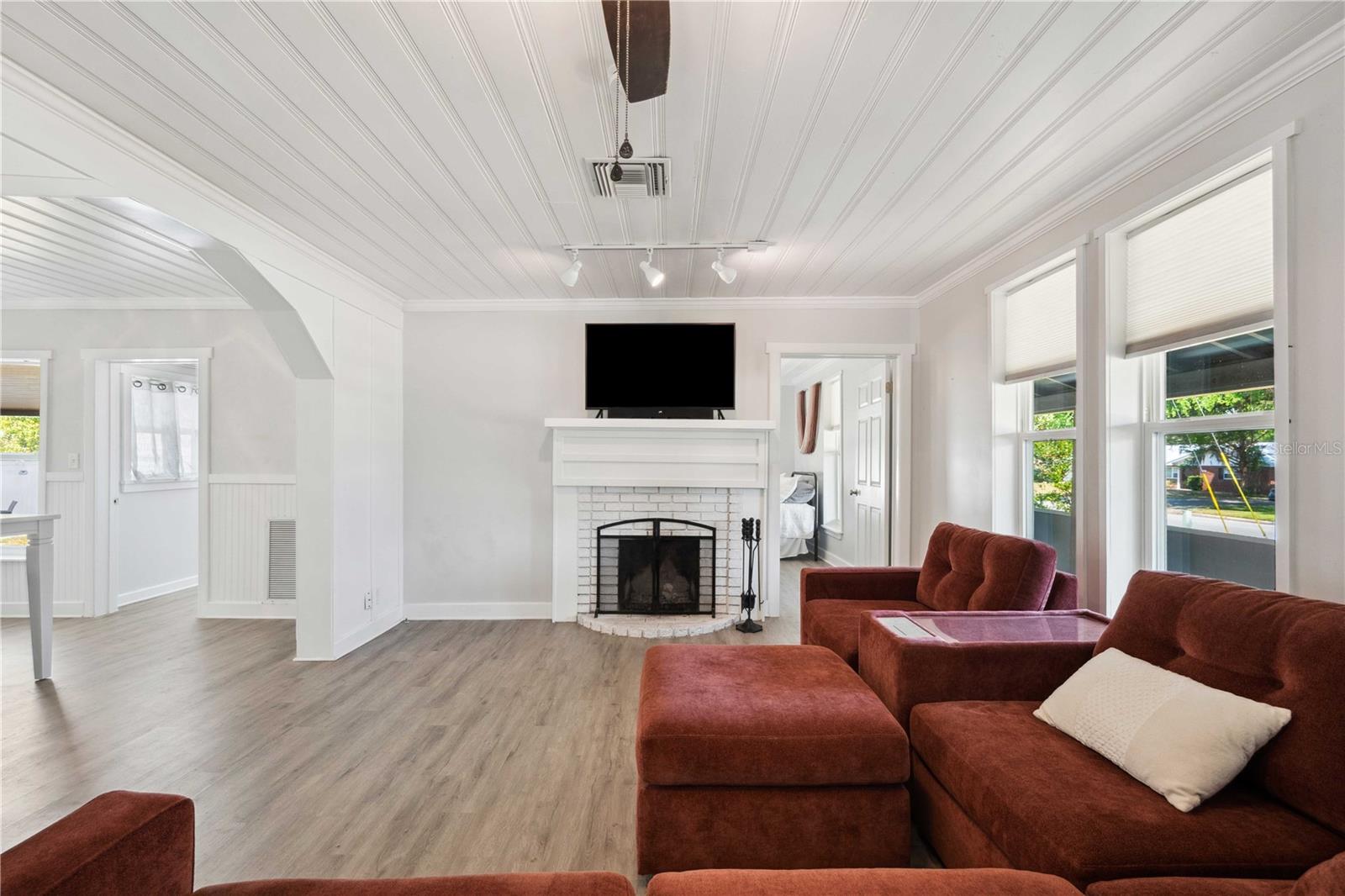 Image 9 of 56 For 113 Noble Avenue