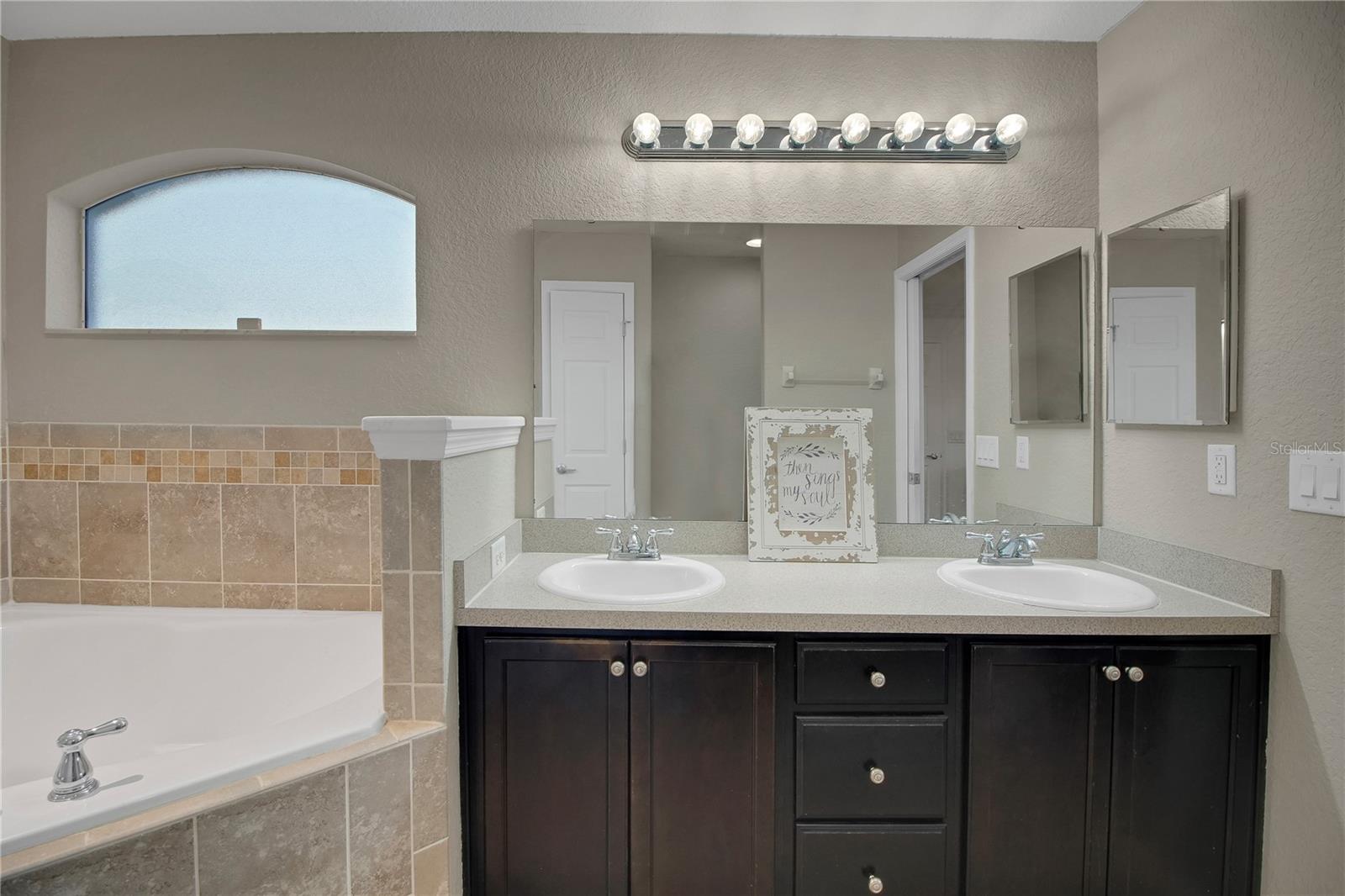 Image 24 of 42 For 314 Stone Castle Loop