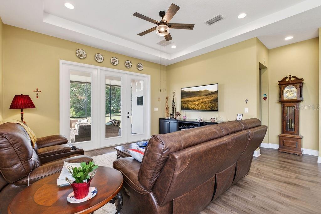 Image 17 of 48 For 1998 Key Bay Trail 524