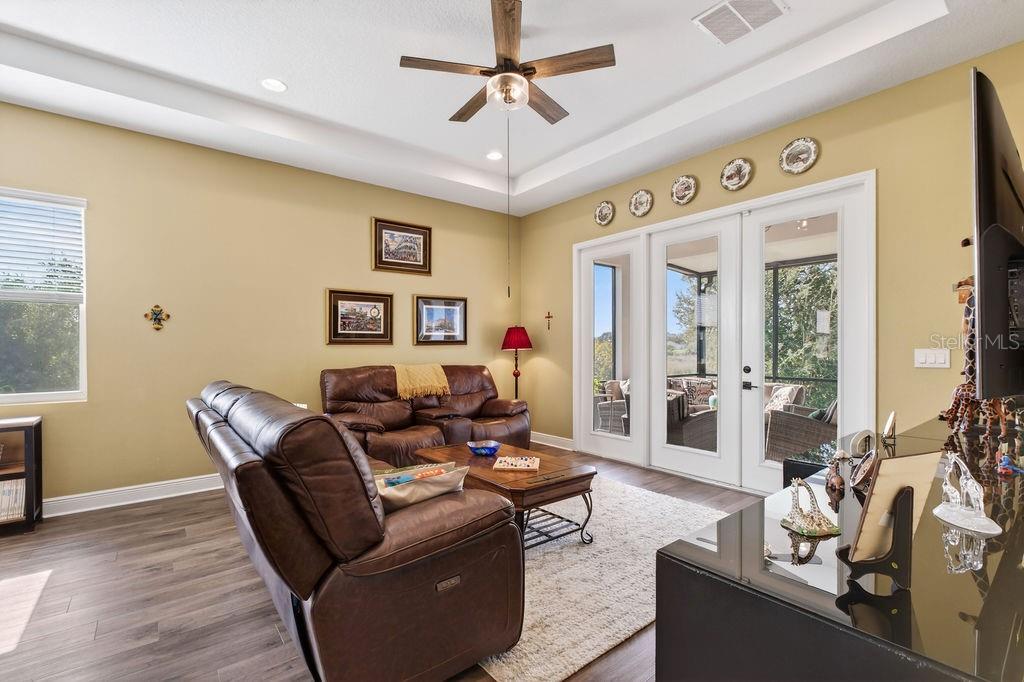 Image 18 of 48 For 1998 Key Bay Trail 524