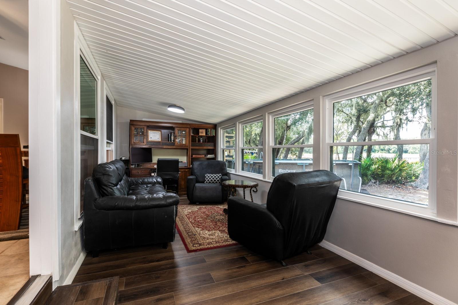 Image 14 of 43 For 16758 181st Terrace