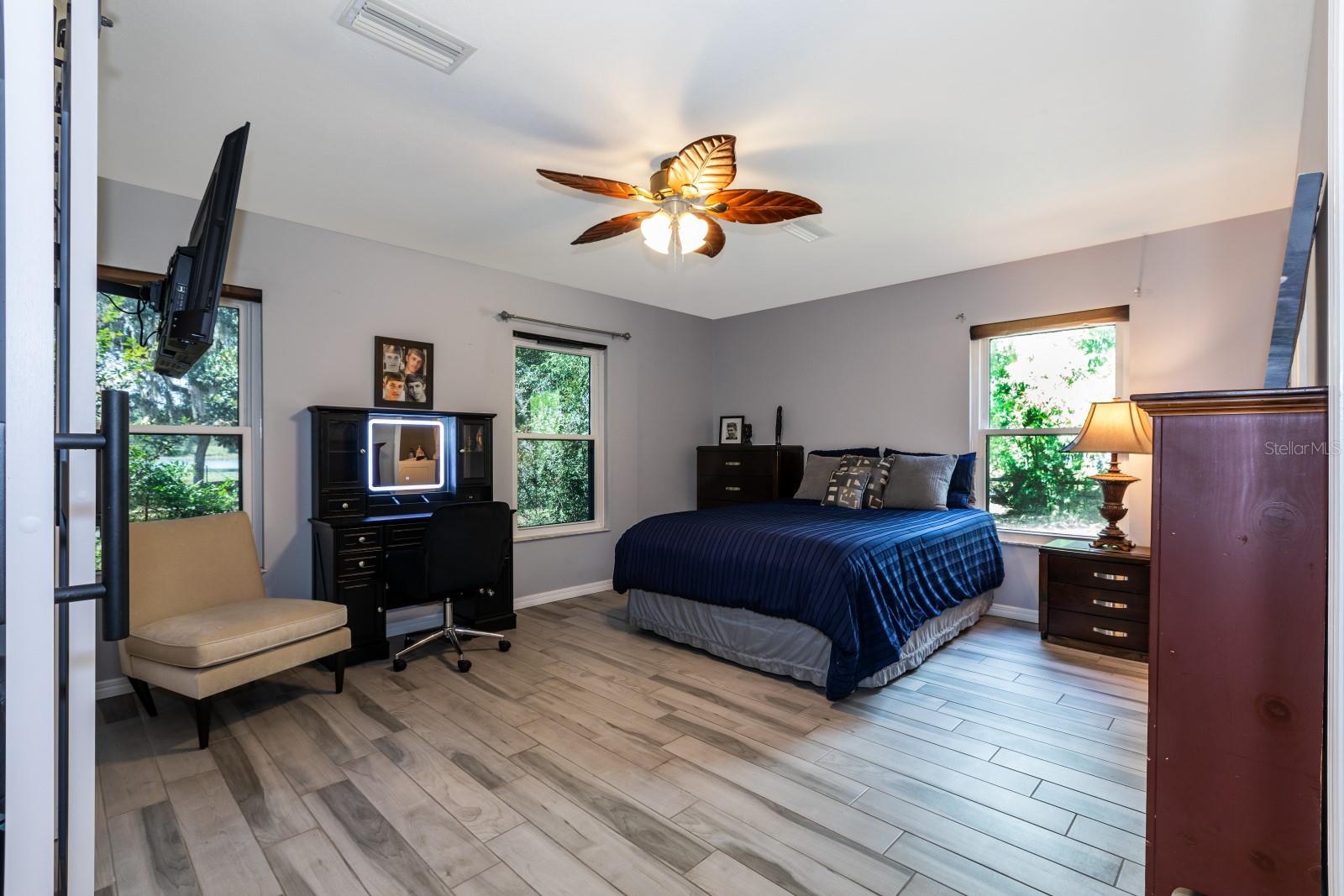 Image 16 of 43 For 16758 181st Terrace