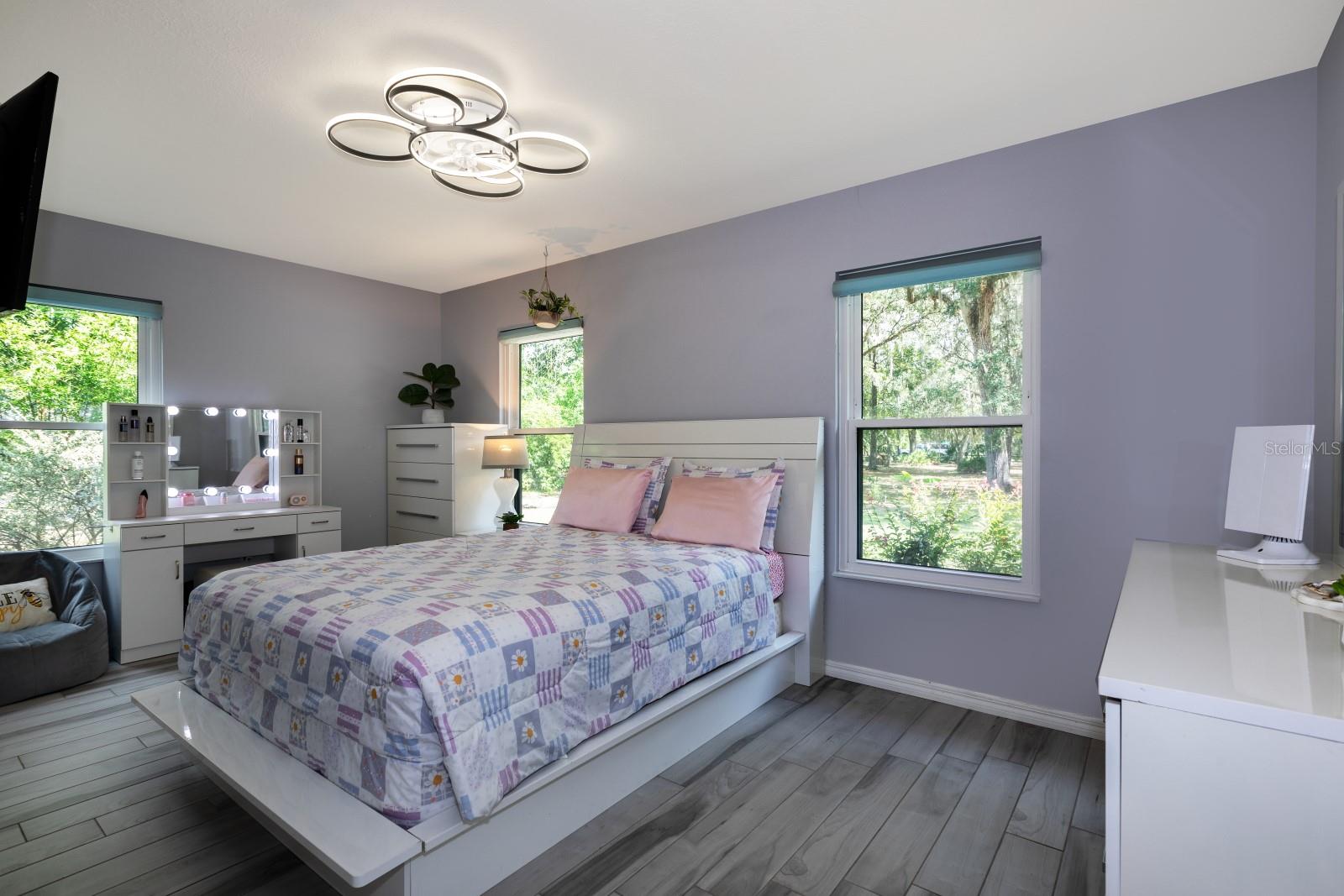 Image 19 of 43 For 16758 181st Terrace