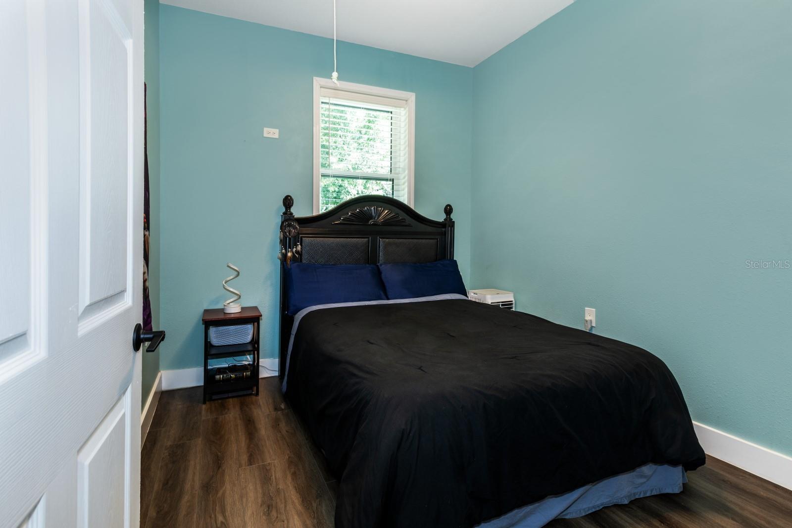 Image 21 of 43 For 16758 181st Terrace