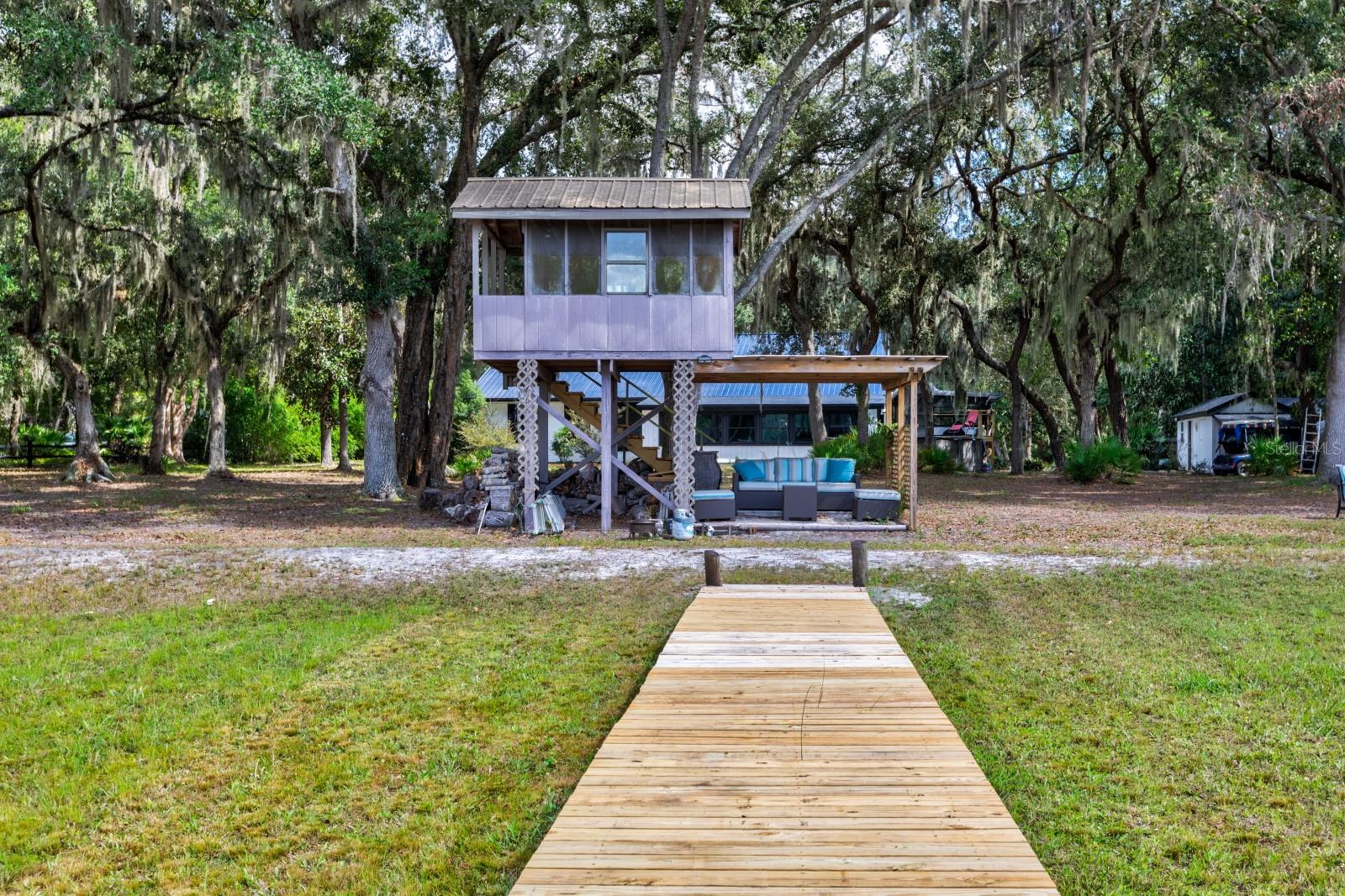 Image 37 of 43 For 16758 181st Terrace