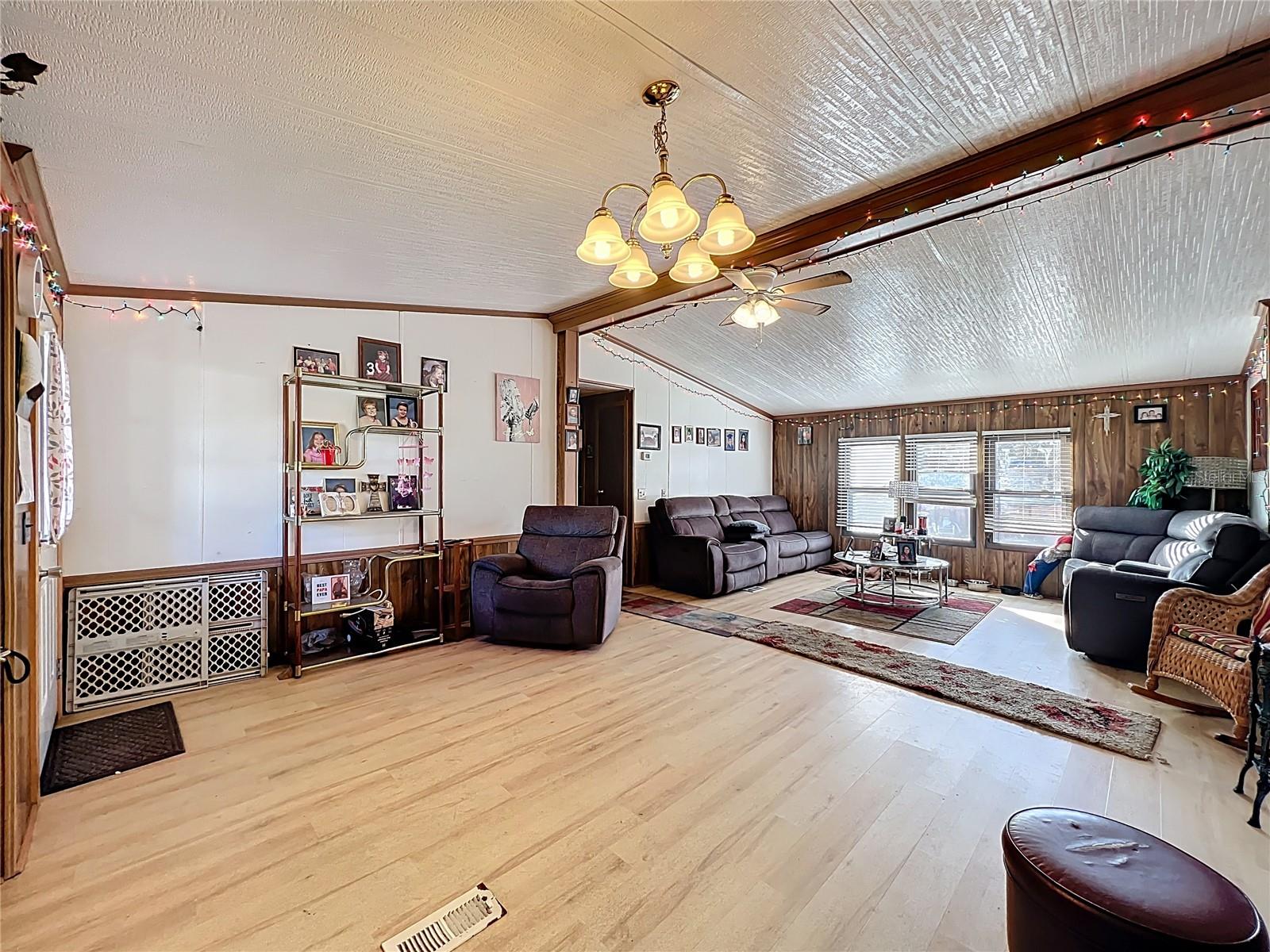 Image 20 of 43 For 45797 Ohio Street