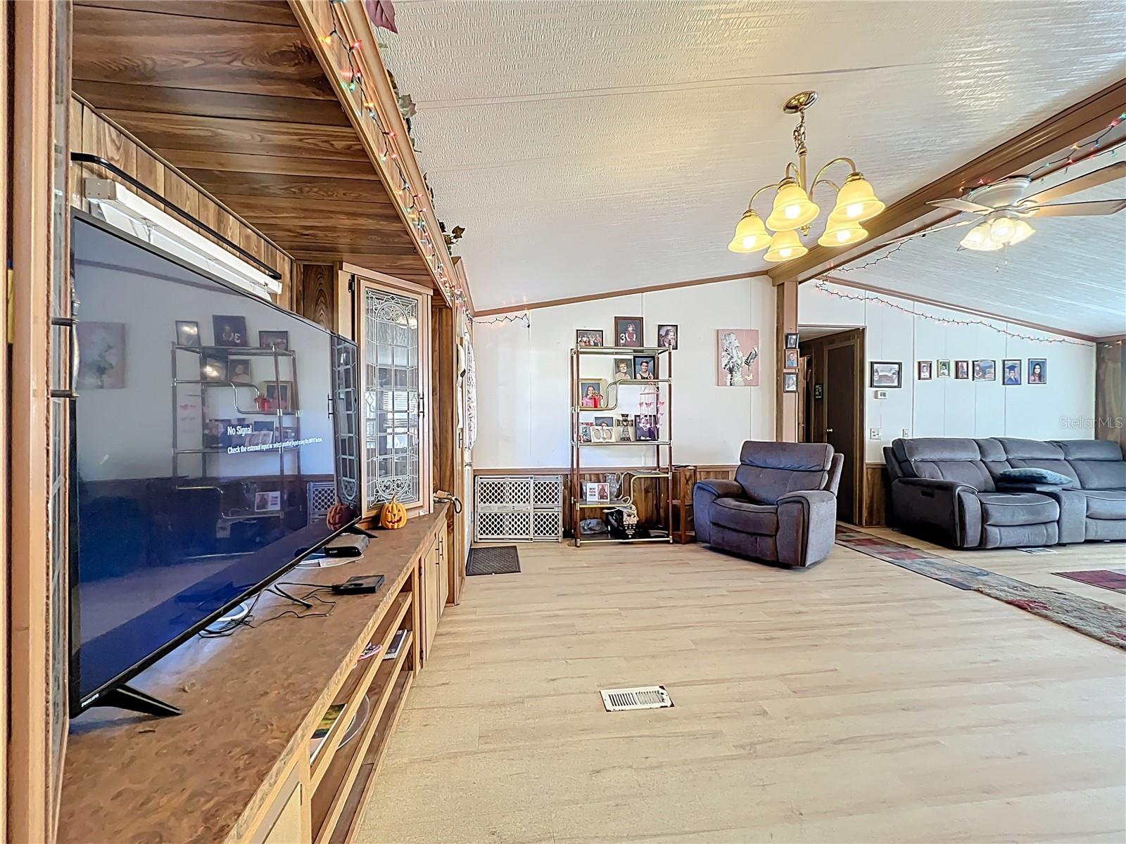 Image 26 of 43 For 45797 Ohio Street