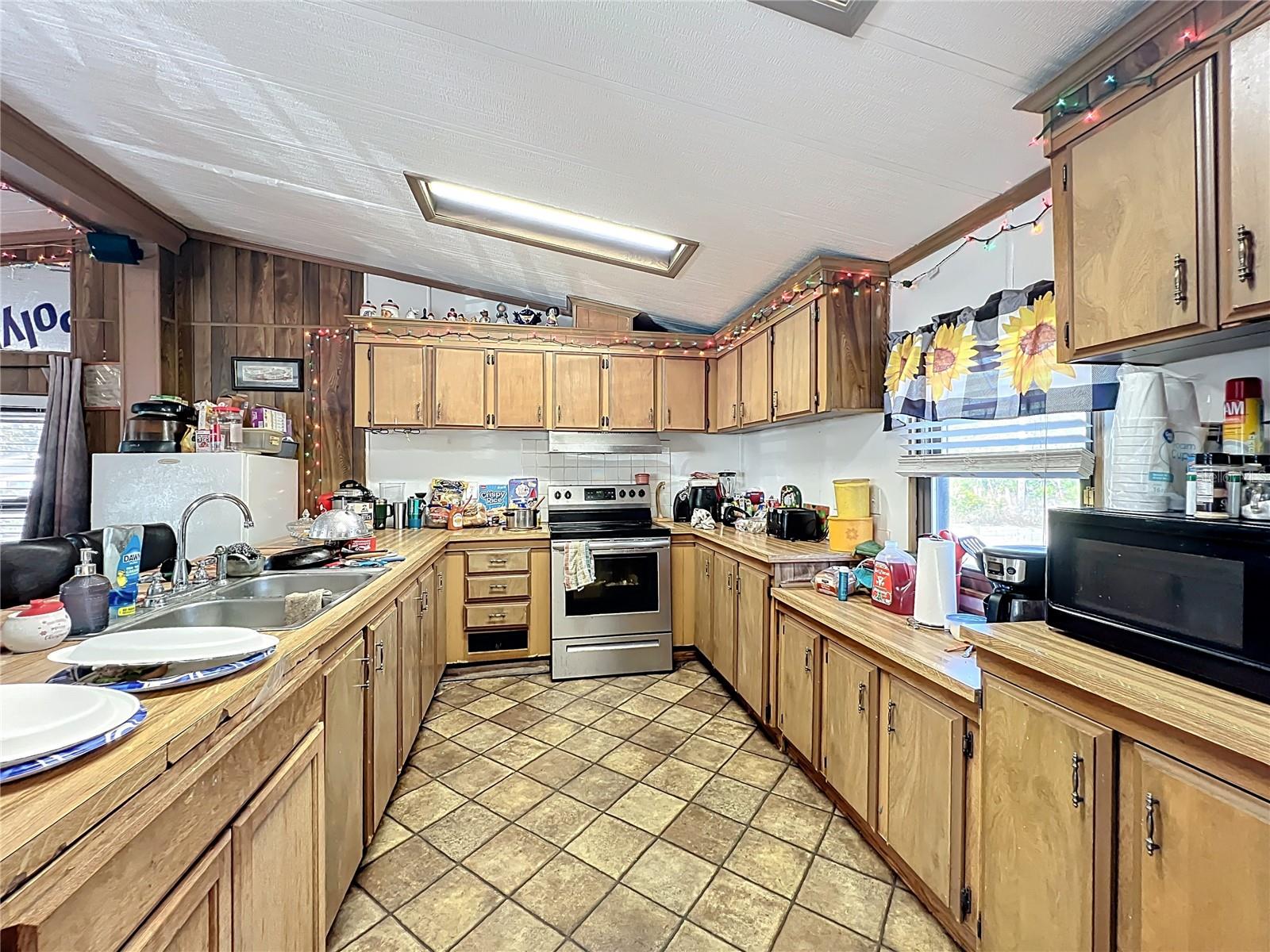 Image 33 of 43 For 45797 Ohio Street