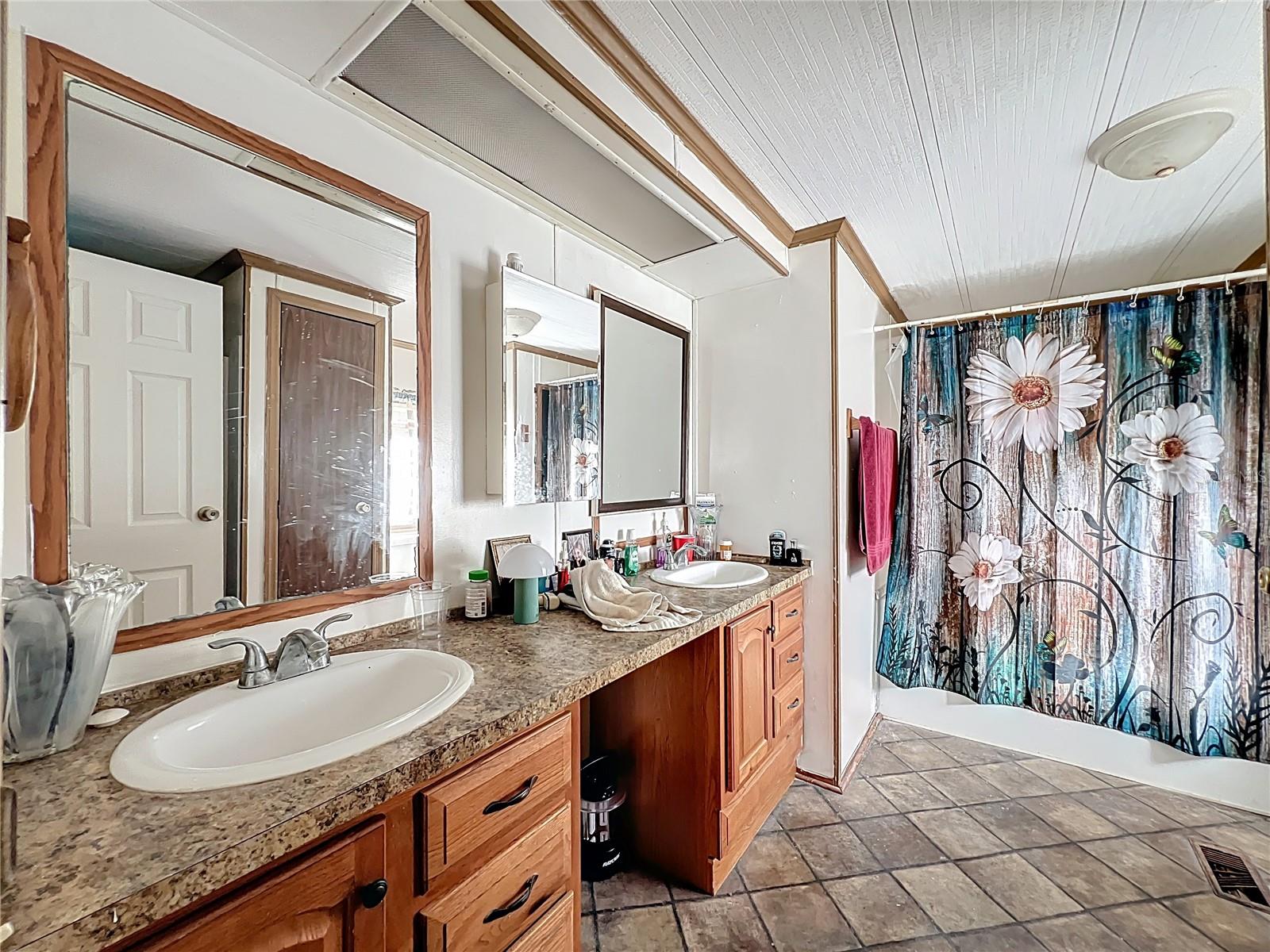 Image 41 of 43 For 45797 Ohio Street