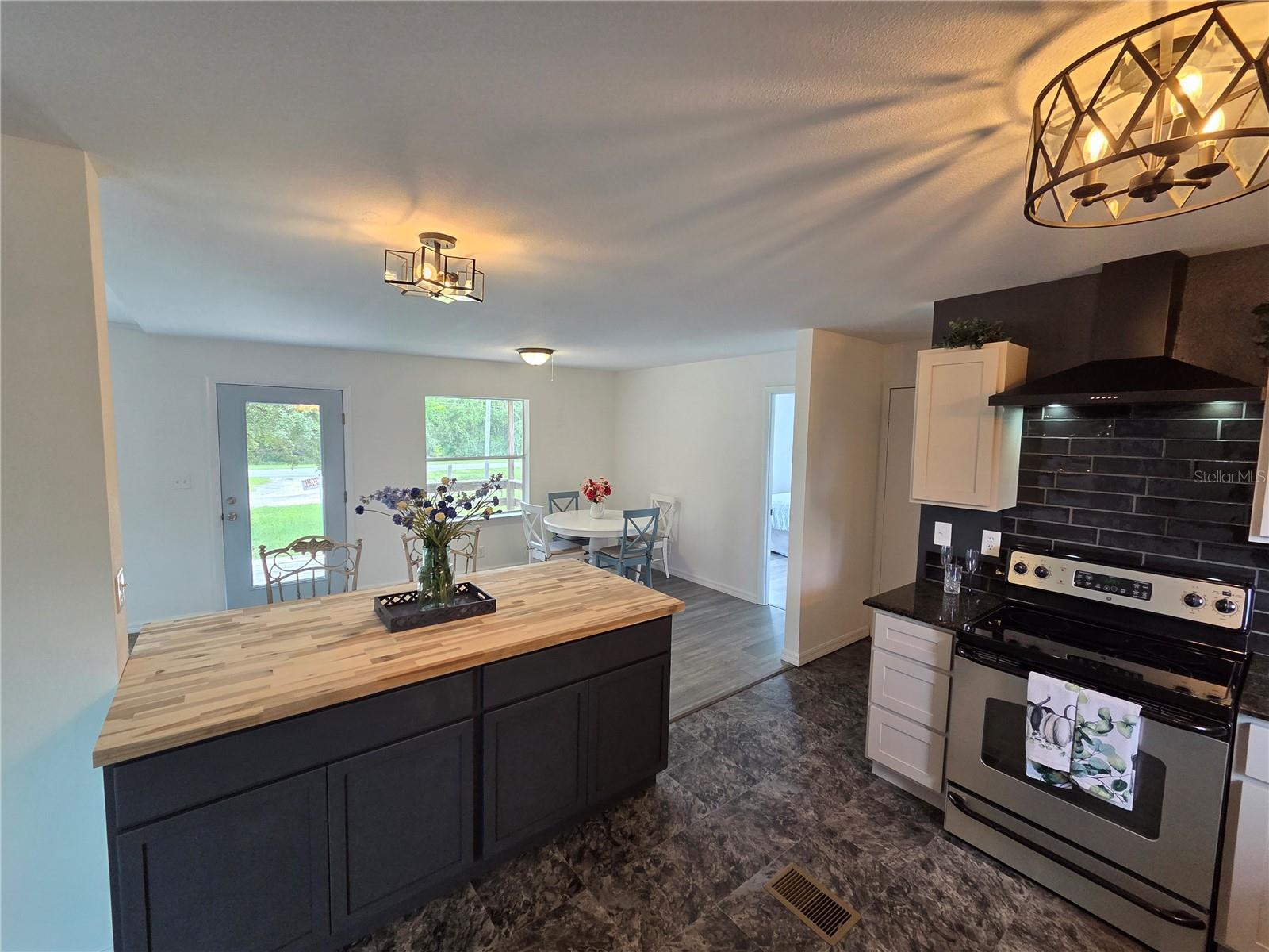 Image 11 of 40 For 47807 State Road 19