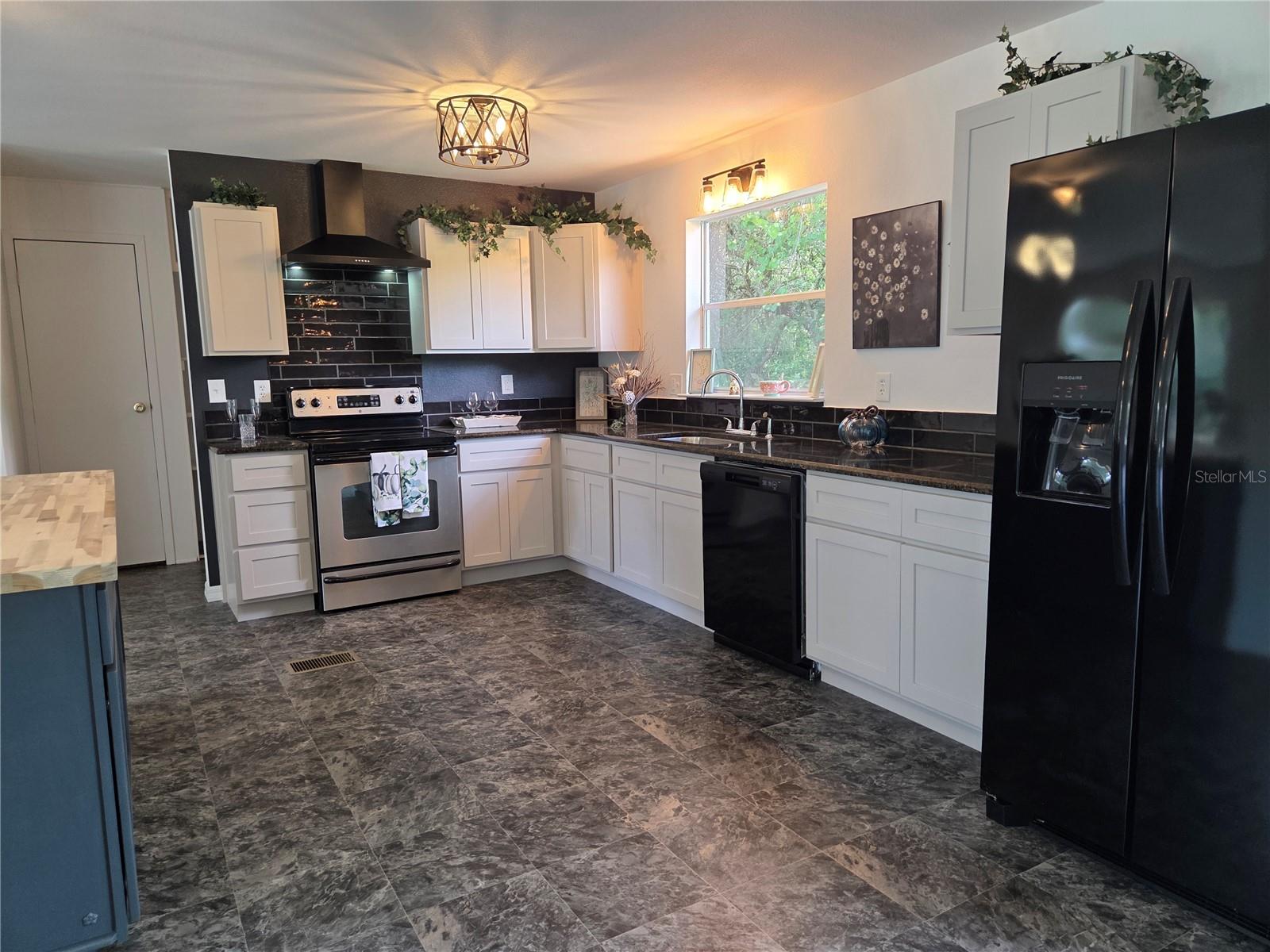 Image 5 of 40 For 47807 State Road 19