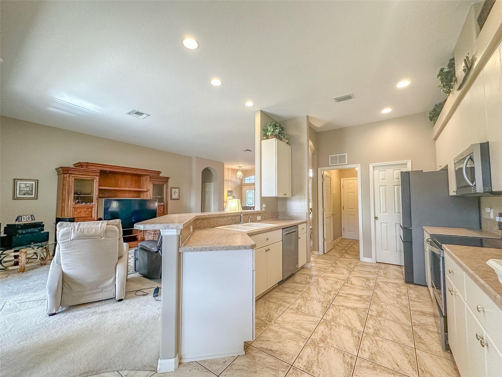 Image 8 of 47 For 5300 Treasure View Way