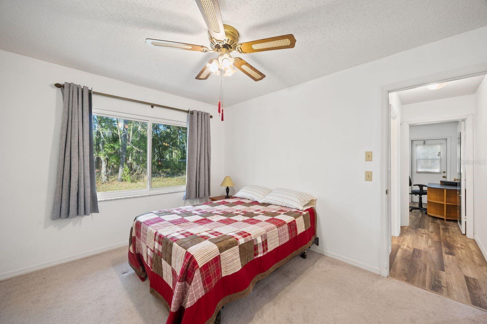 Listing photo id 14 for 5605 Calgary Terrace