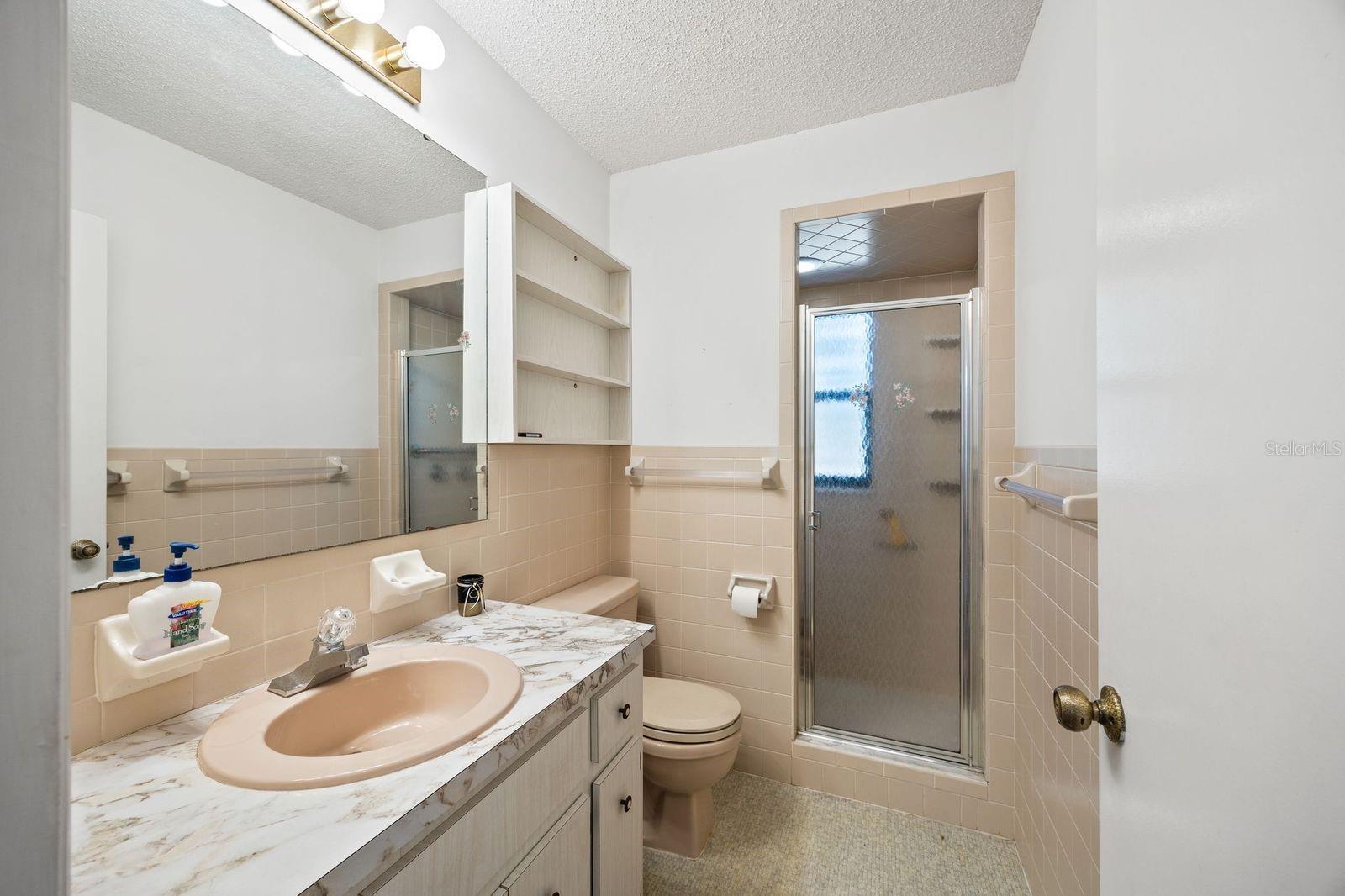 Listing photo id 15 for 5605 Calgary Terrace