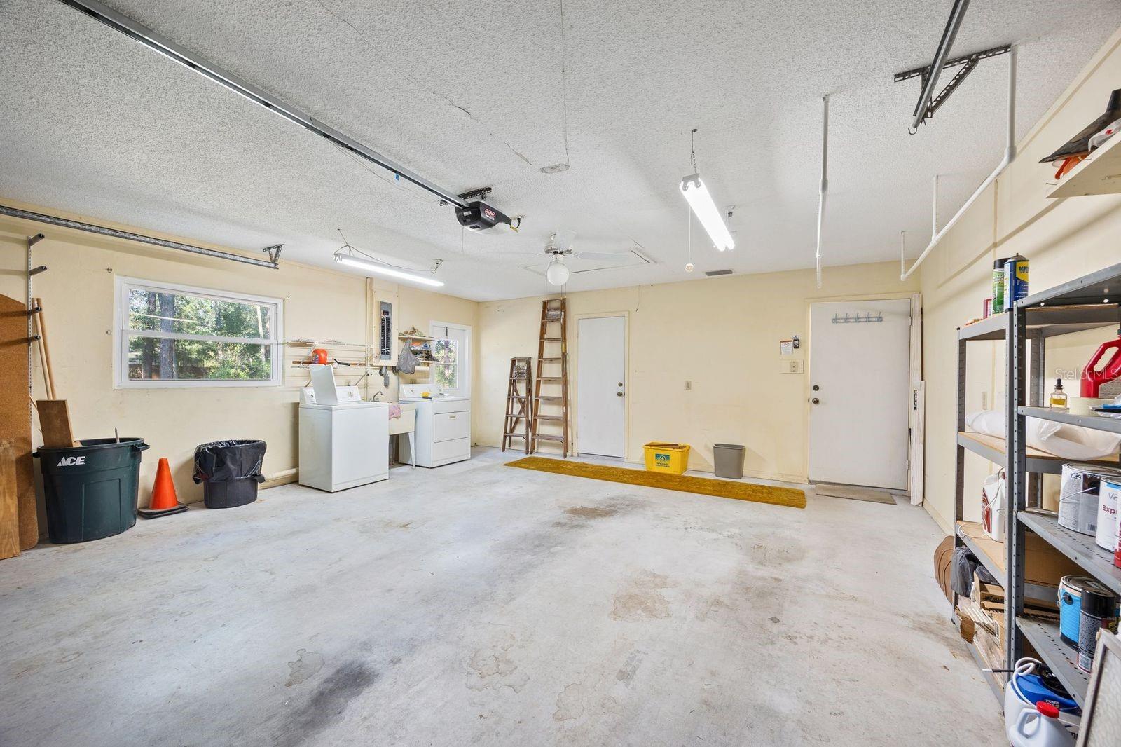 Listing photo id 24 for 5605 Calgary Terrace