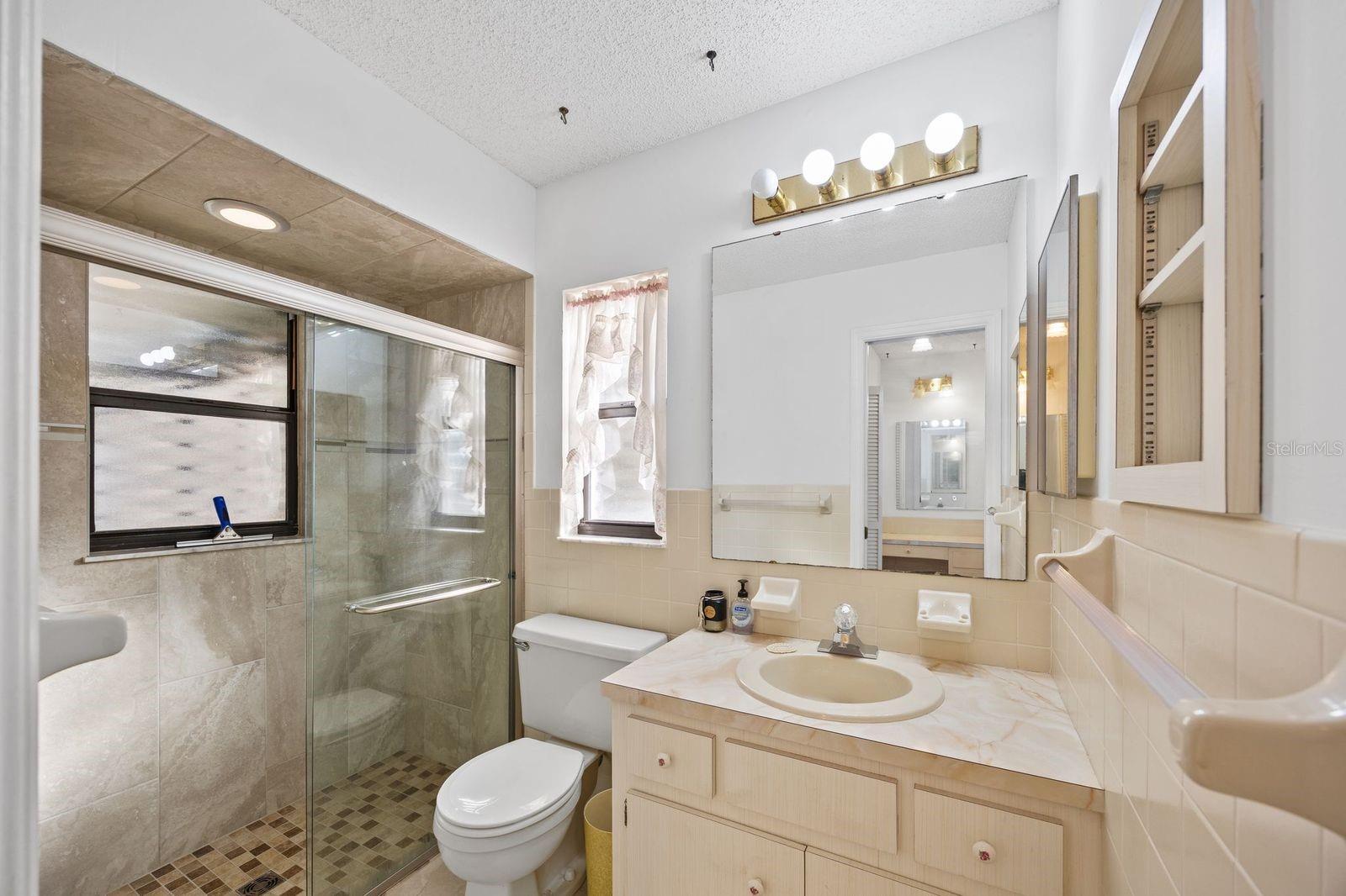 Listing photo id 7 for 5605 Calgary Terrace