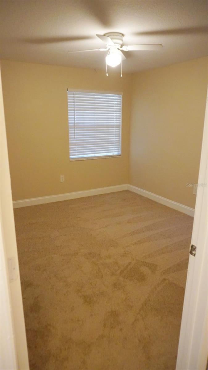 Image 10 of 13 For 14001 Fairway Island Drive 516