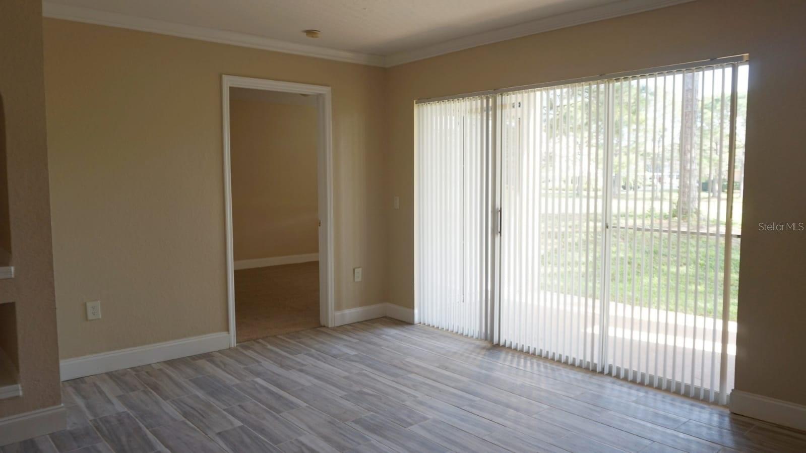 Image 5 of 13 For 14001 Fairway Island Drive 516