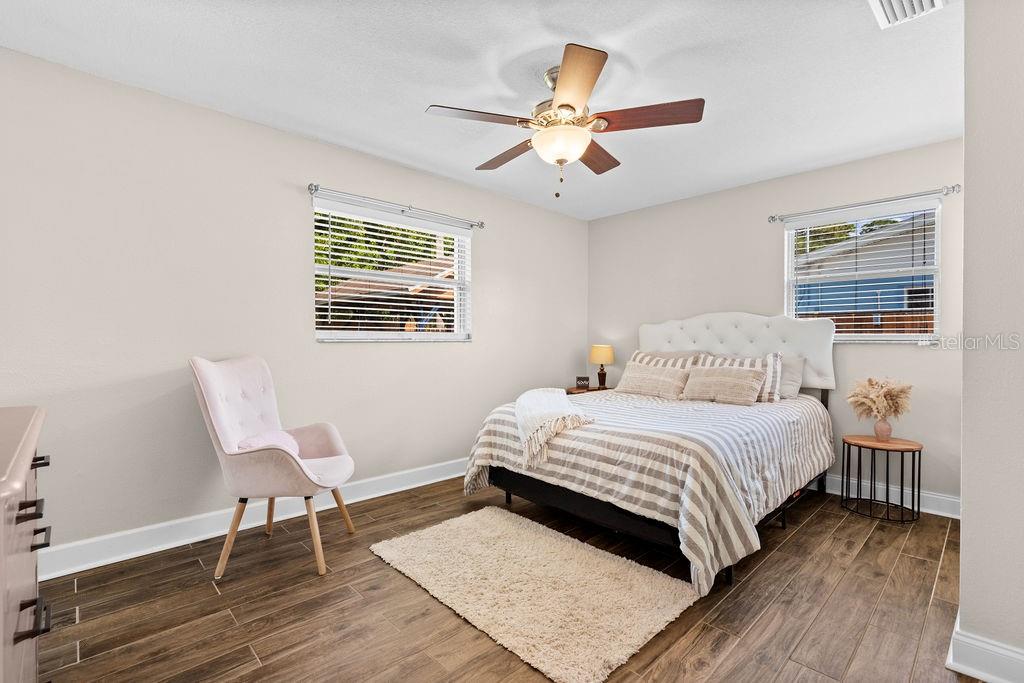 Image 17 of 52 For 350 Brentwood Court