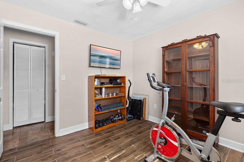 Image 24 of 52 For 350 Brentwood Court