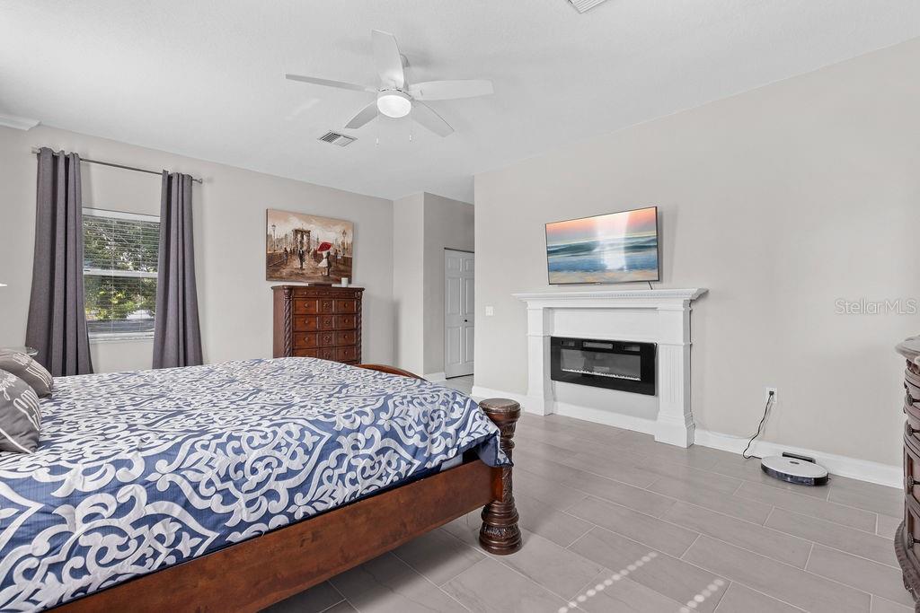 Image 28 of 52 For 350 Brentwood Court