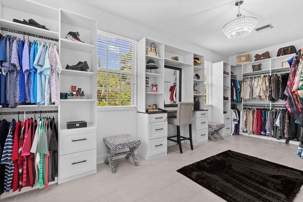 Image 4 of 52 For 350 Brentwood Court