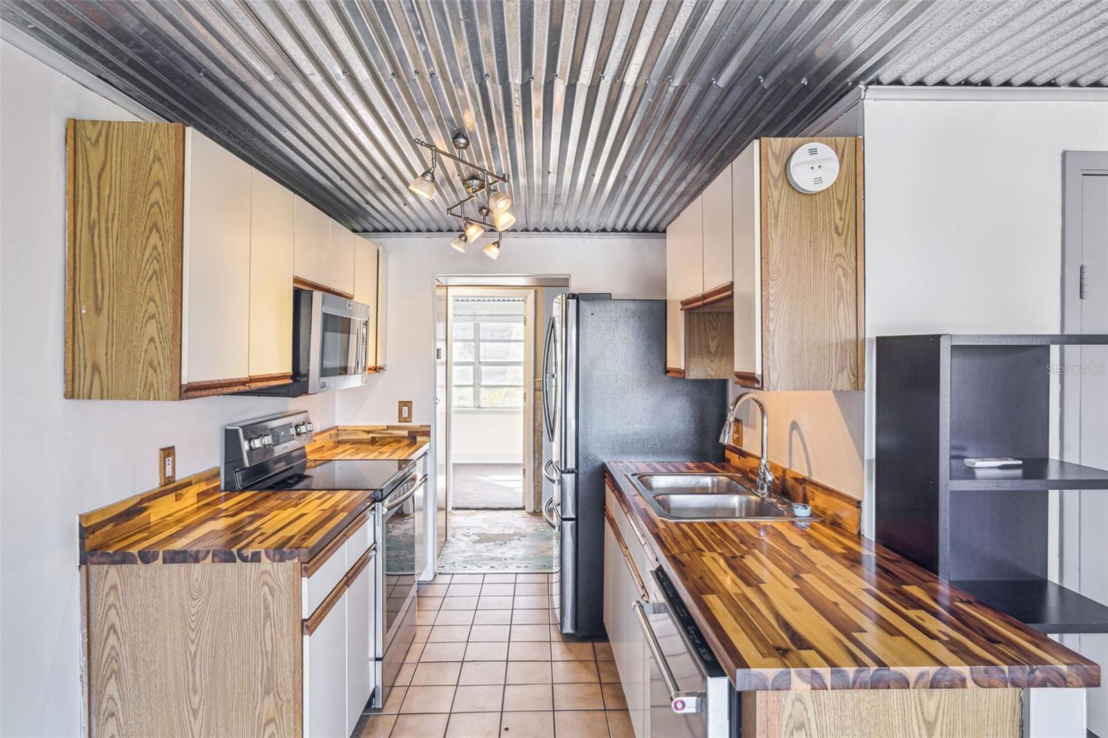 Image 11 of 37 For 17016 Hillcrest View Drive