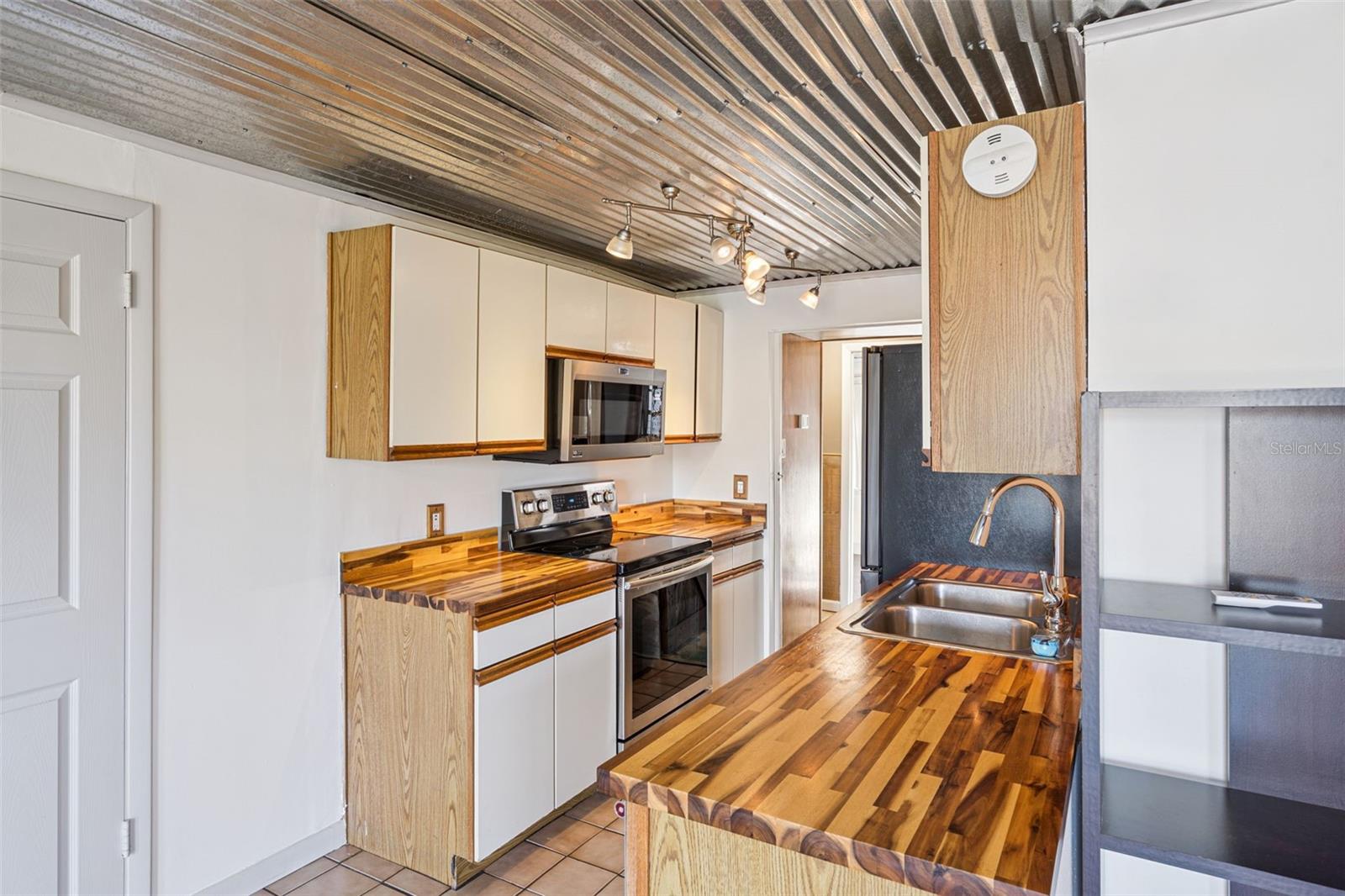 Image 12 of 37 For 17016 Hillcrest View Drive