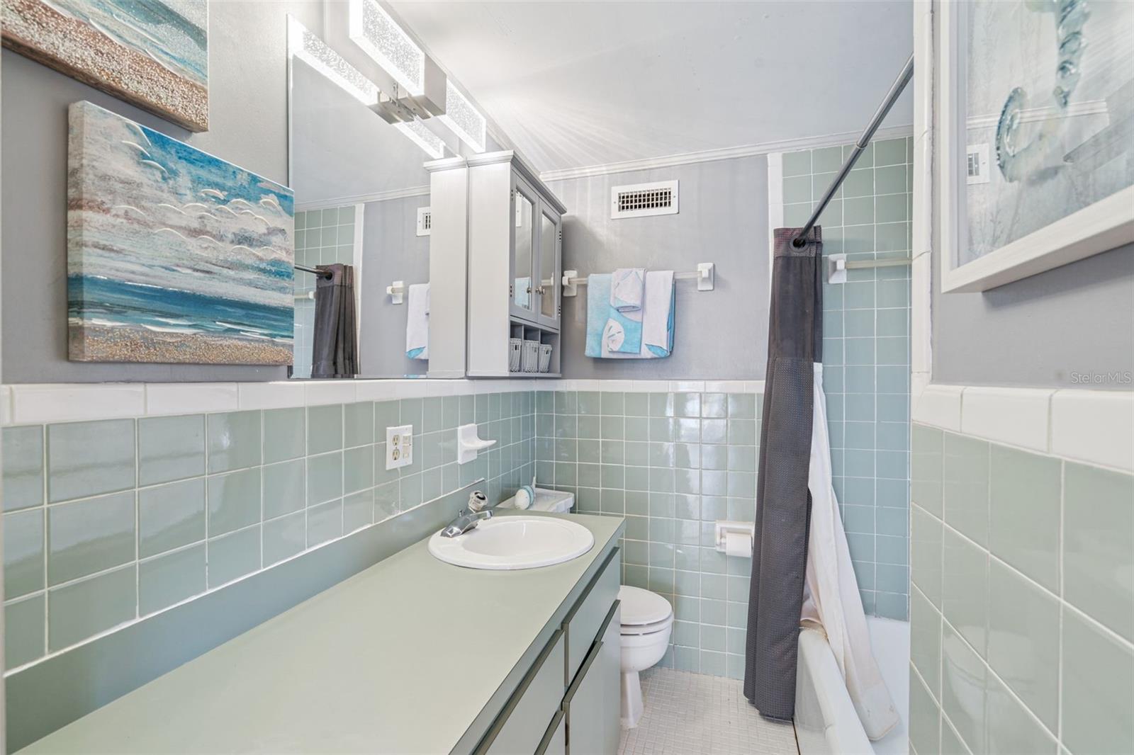 Image 17 of 37 For 17016 Hillcrest View Drive