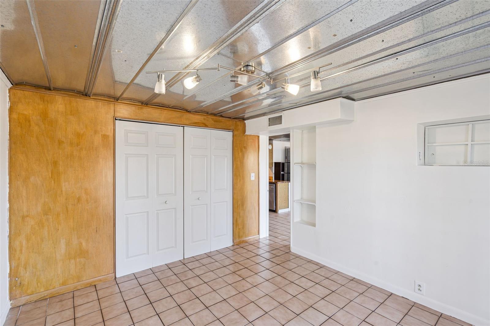 Image 8 of 37 For 17016 Hillcrest View Drive