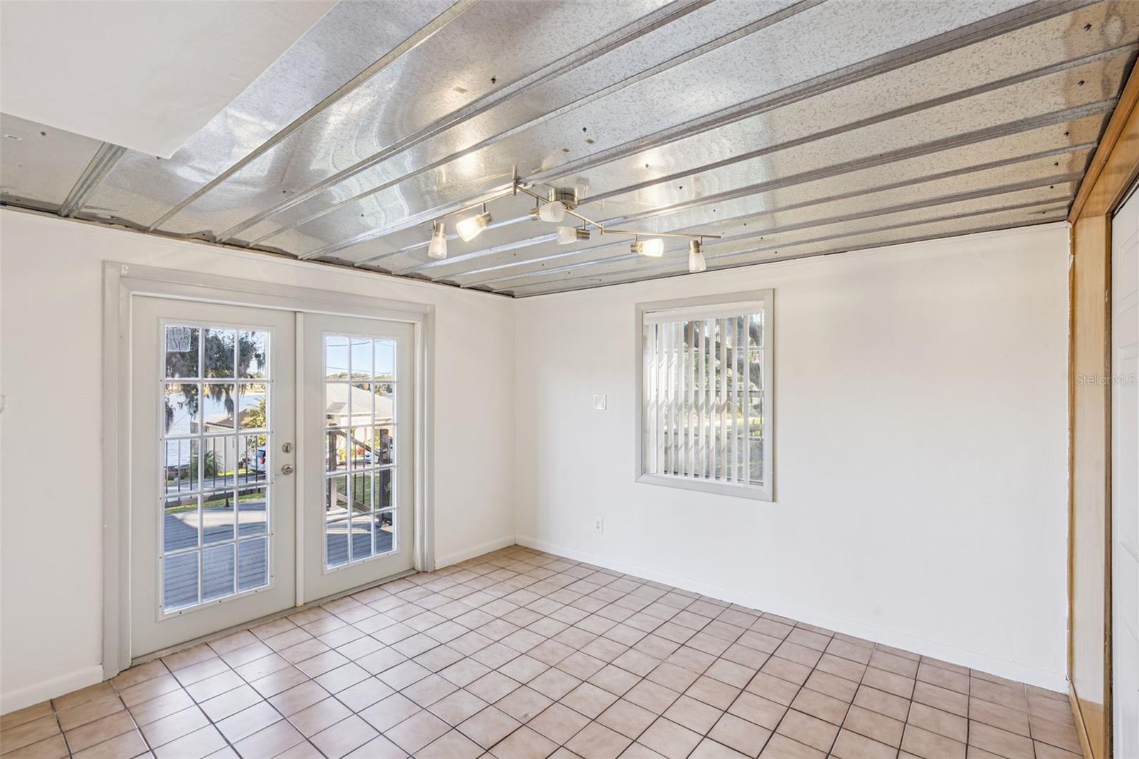 Image 9 of 37 For 17016 Hillcrest View Drive