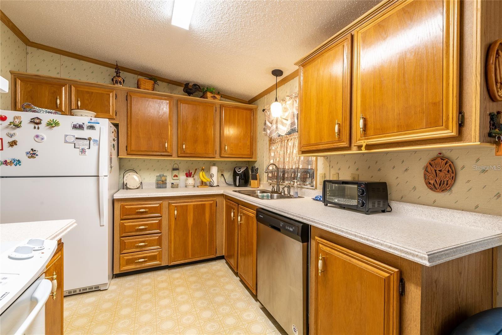 Image 10 of 38 For 25527 Belle Helene