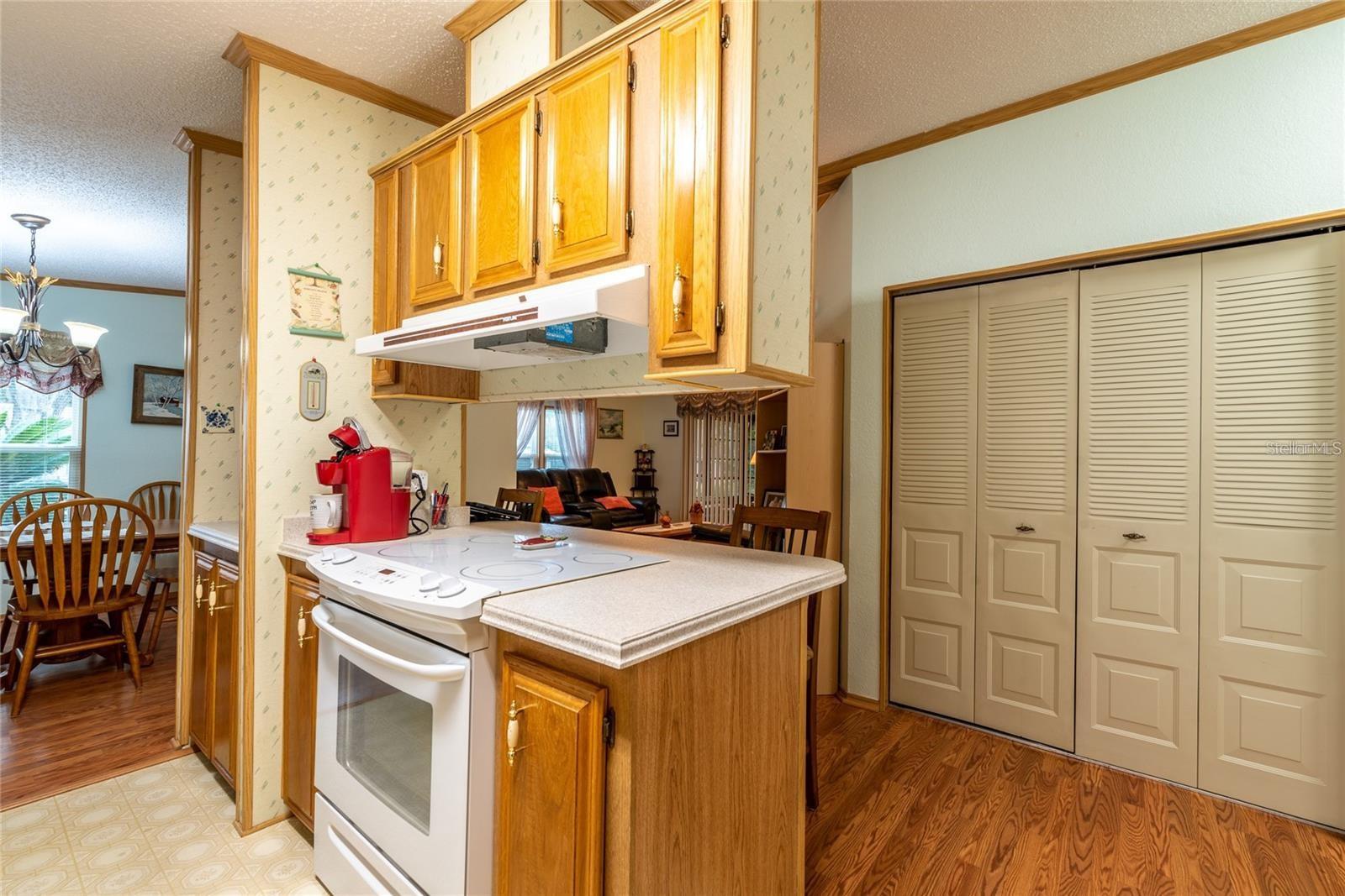 Image 11 of 38 For 25527 Belle Helene