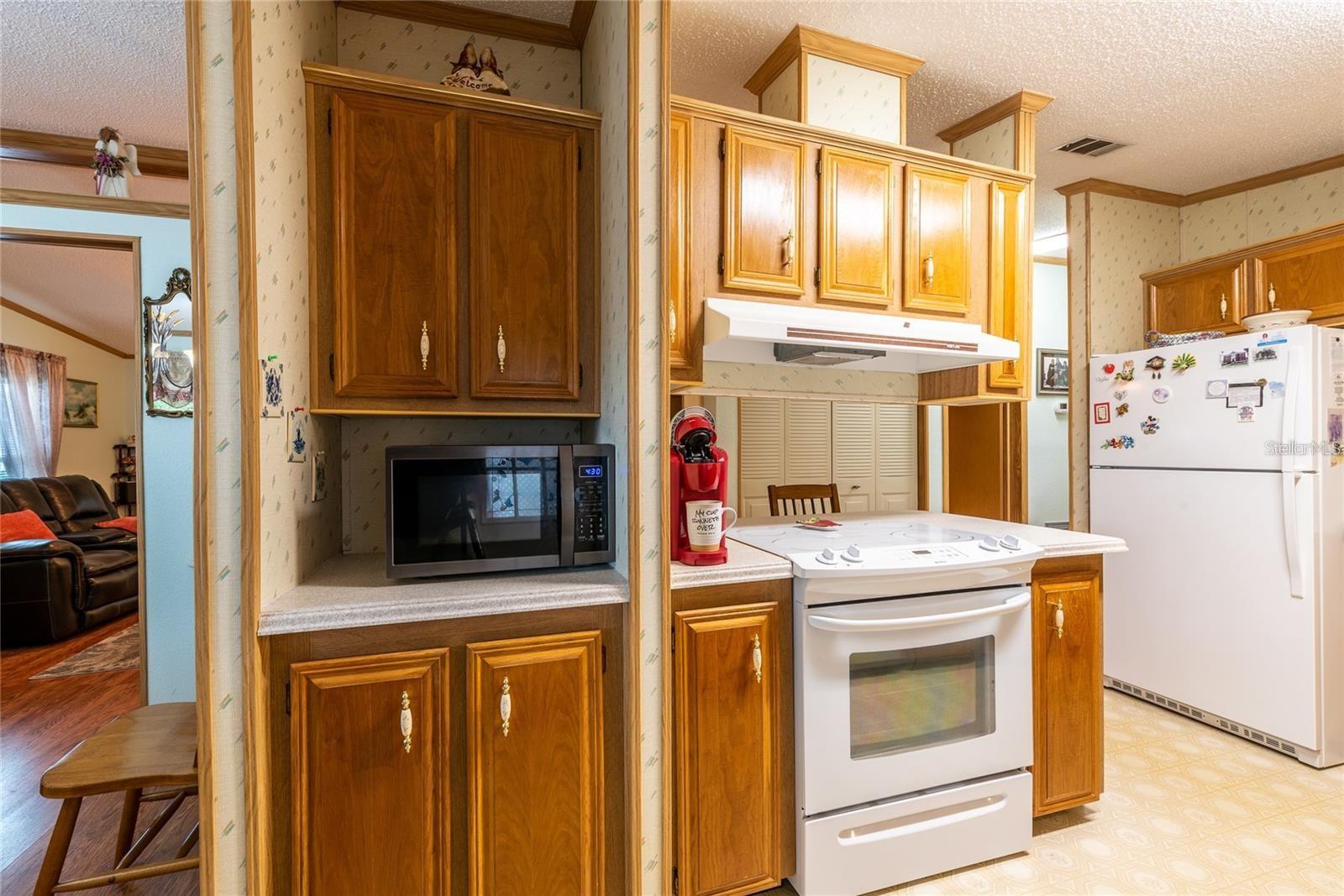 Image 9 of 38 For 25527 Belle Helene