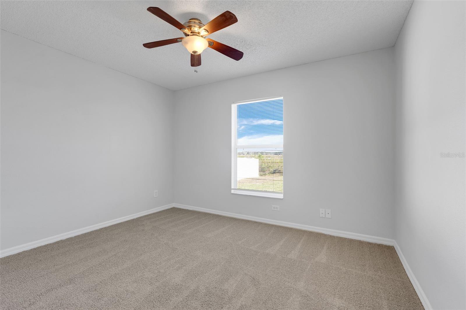 Image 18 of 40 For 1009 Bluegrass Drive