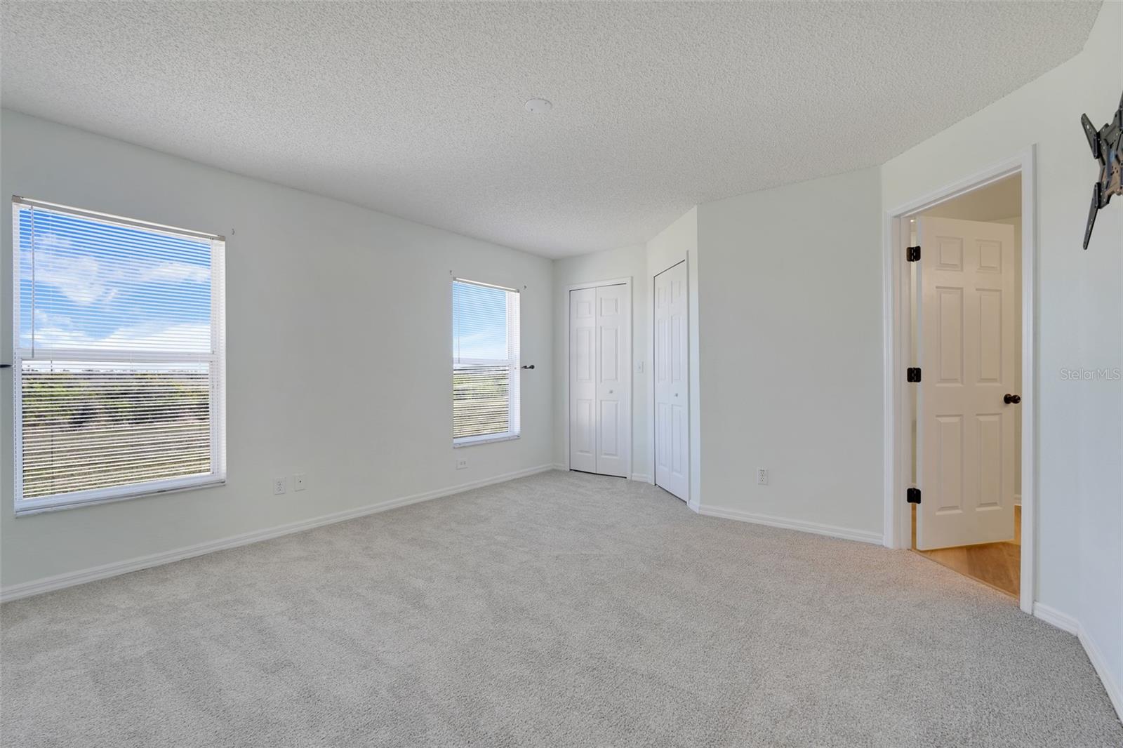 Image 25 of 40 For 1009 Bluegrass Drive